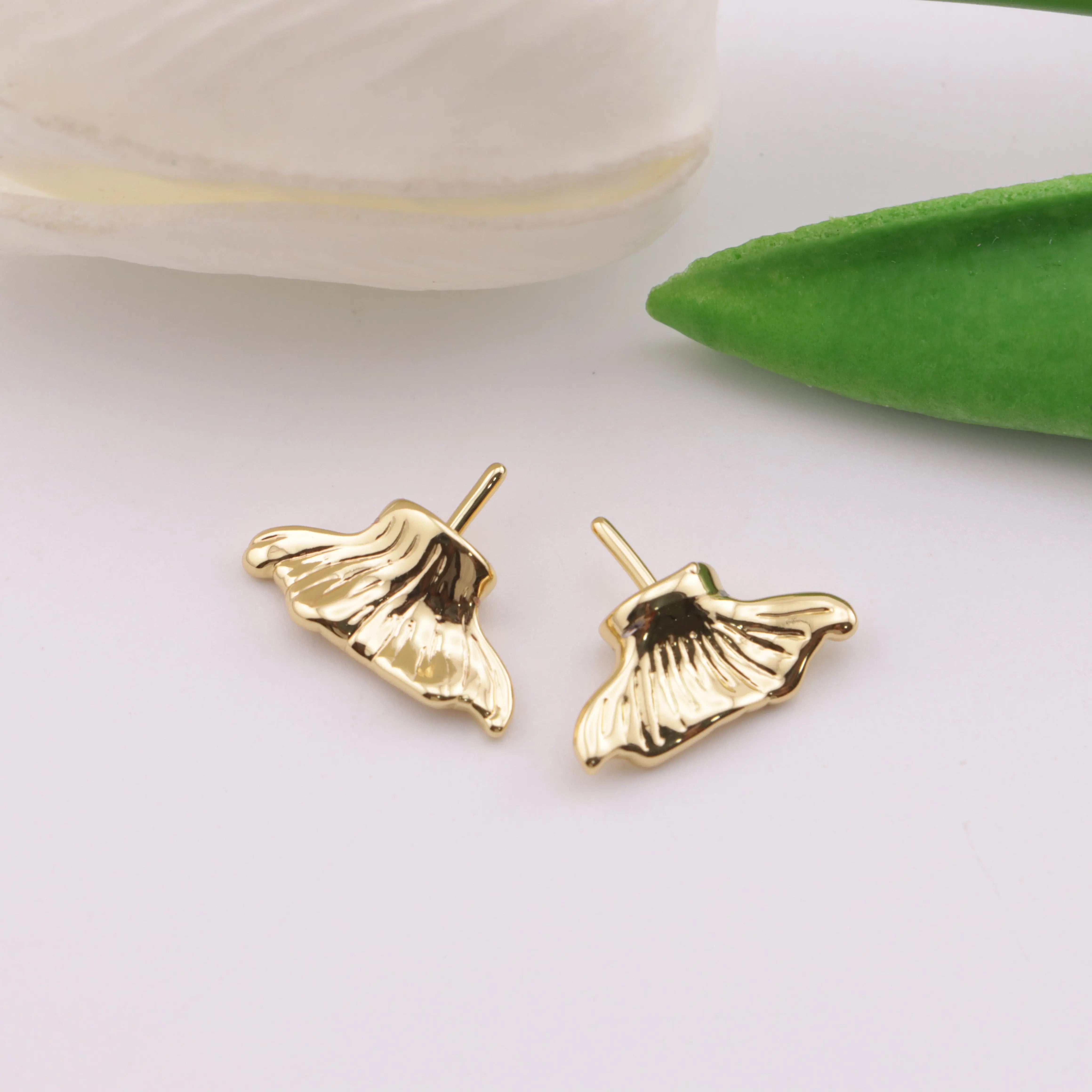 FS4033-18K Gold Fish Tail Pin (For Half-Hole Beads) - Zoe DIY Wholesale