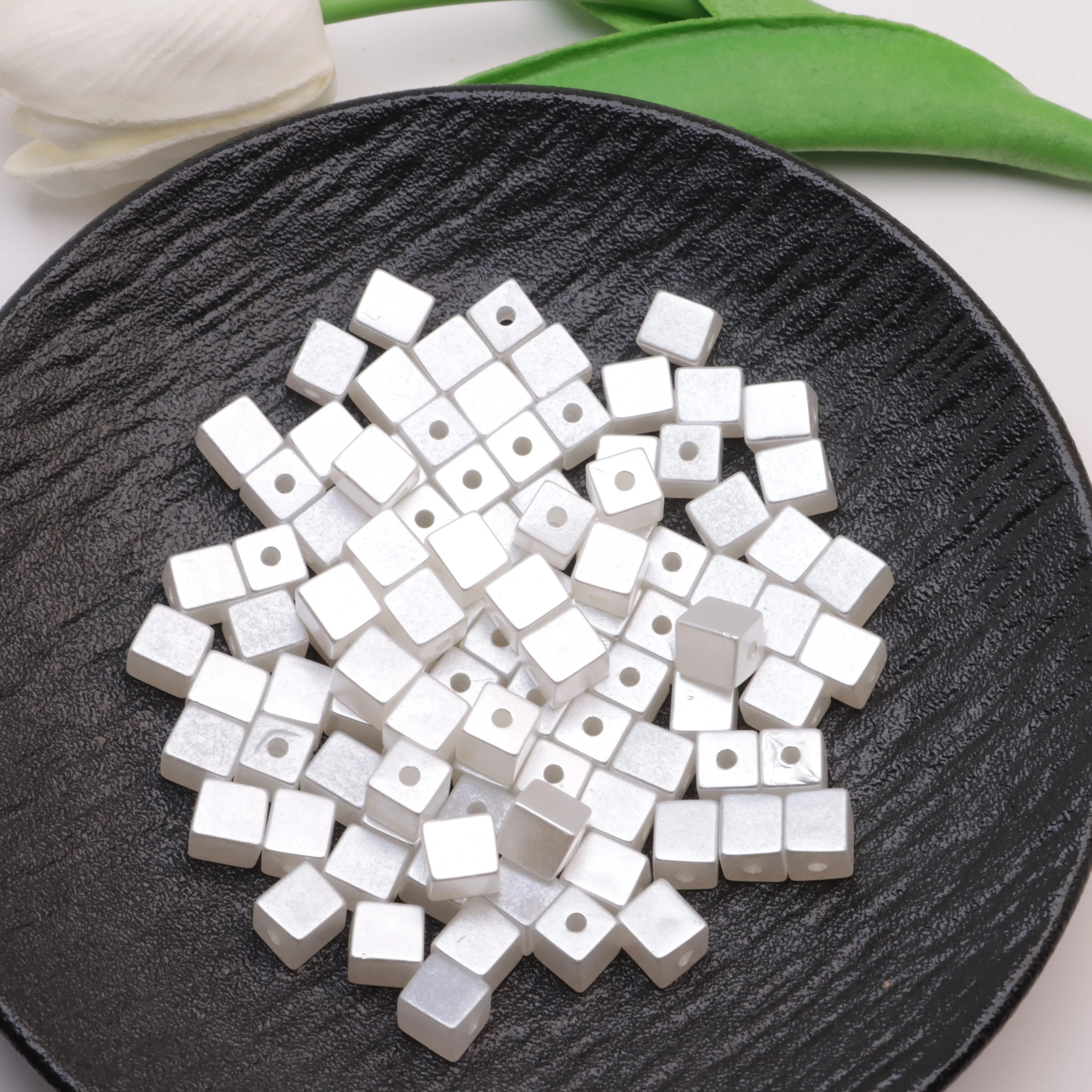 FS3897-8.5mm Pearl Cubes Beads - Can Pass Through A Pen - Zoe DIY Wholesale