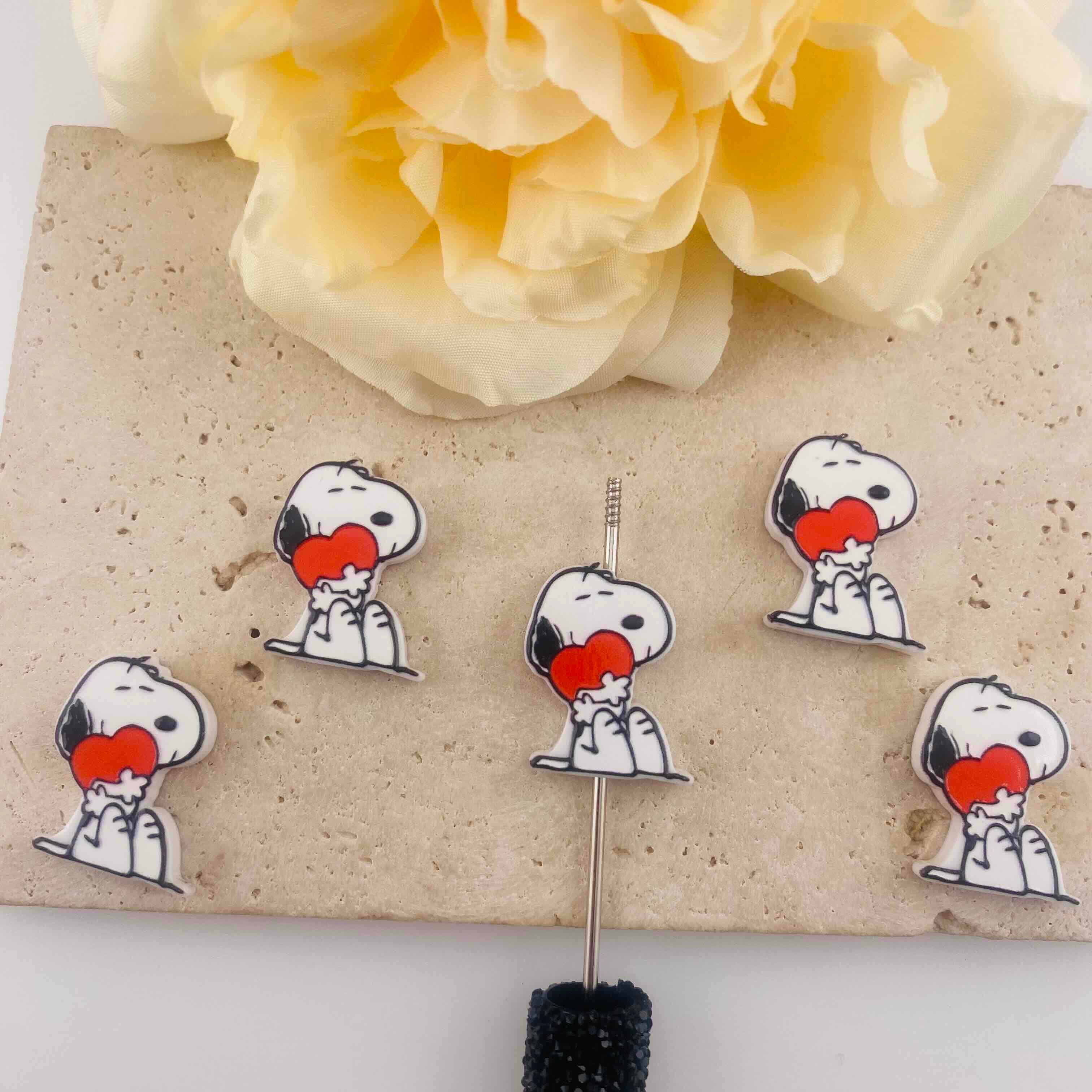 FS20314-Snoopy Love Heart Acrylic Focal Beads