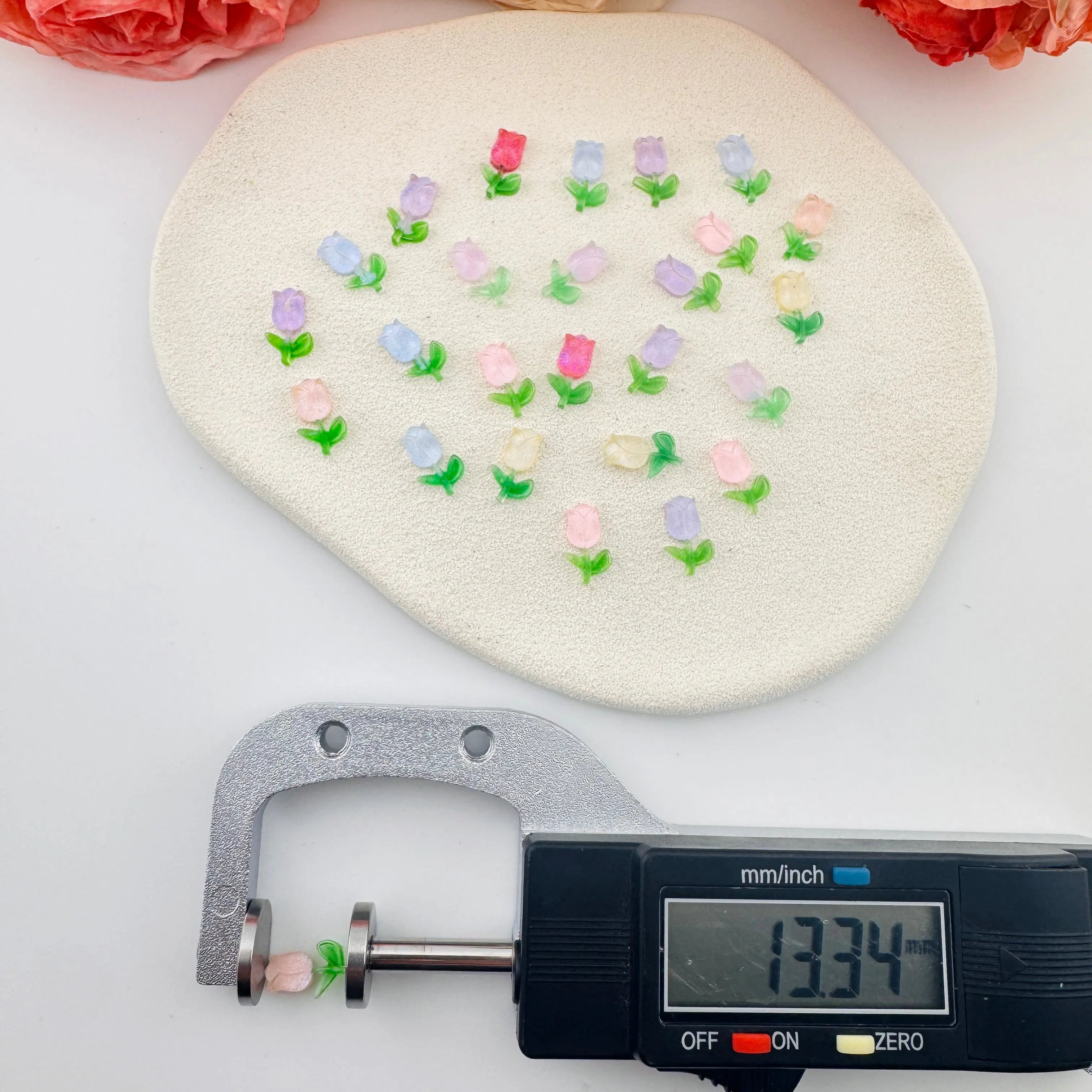FS101207-About 8*13mm Random Mixed Tulips Nail Charms For Making Fancy Beads Or Fancy Pens Zoe DIY Wholesale