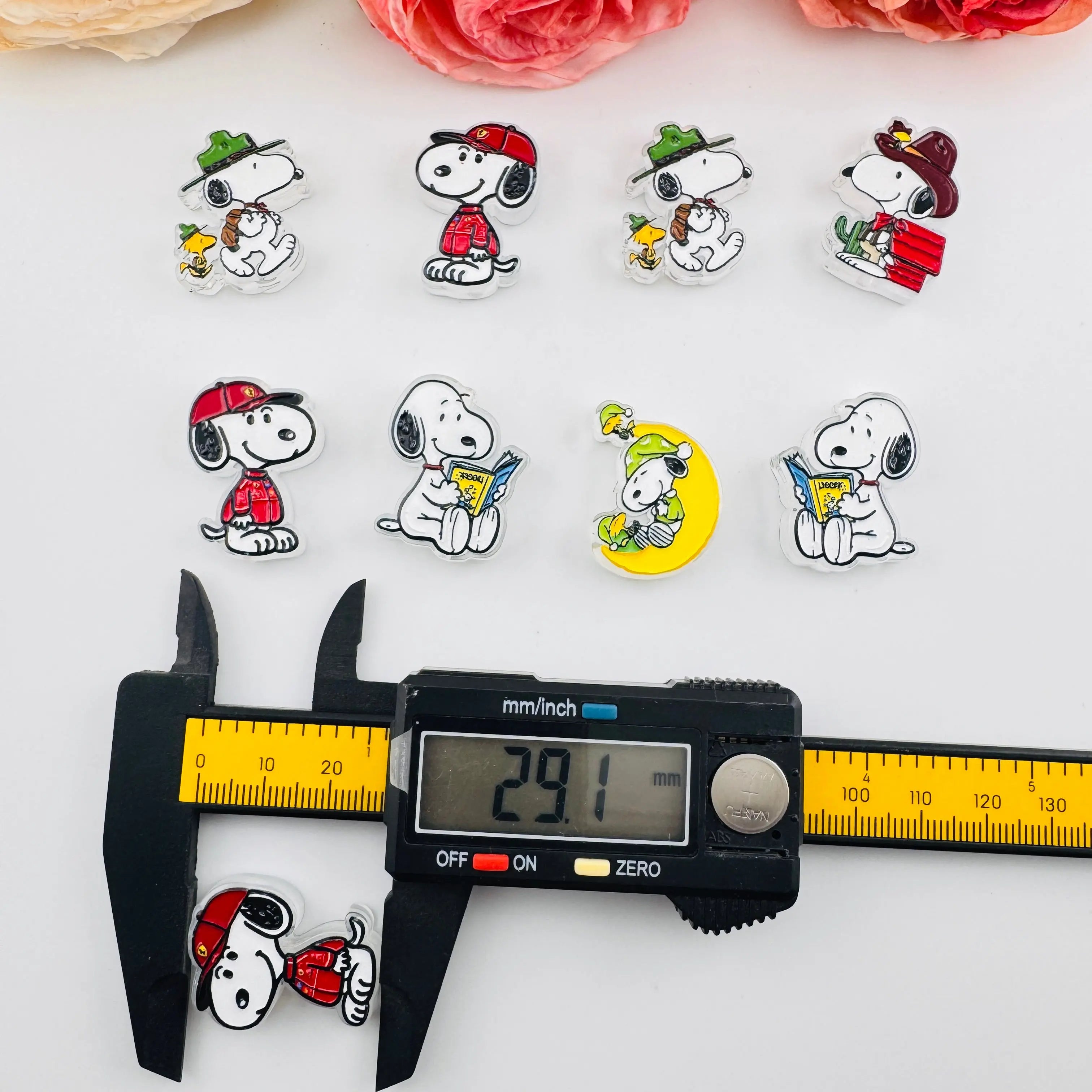FS101259-About 21*29mm Double Sided Printed Snoopy Acrylic Beads For Keychain Beadable Pens Making Zoe DIY Wholesale