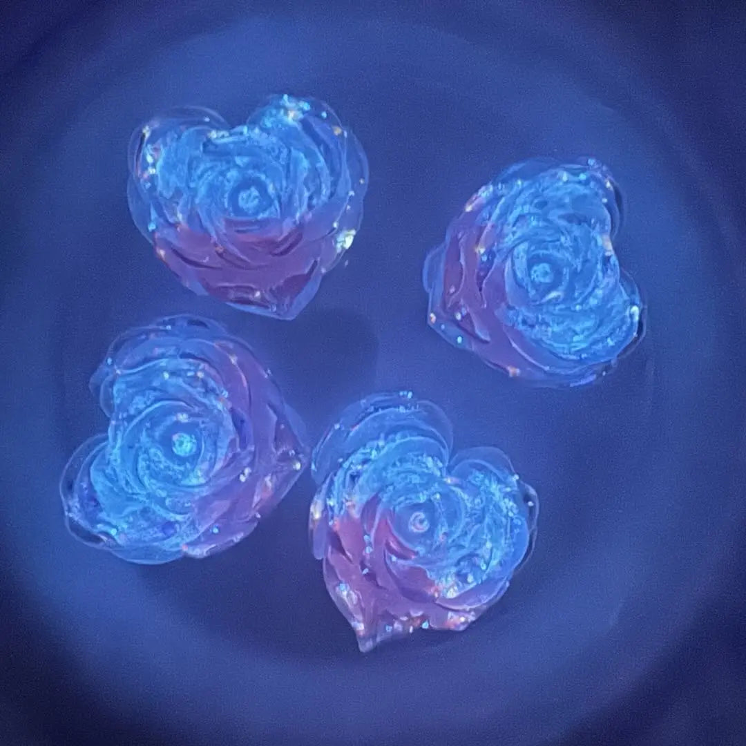 FS10652-About 31×38mm Heart Luminous Flower Resin Charms Zoe DIY Wholesale