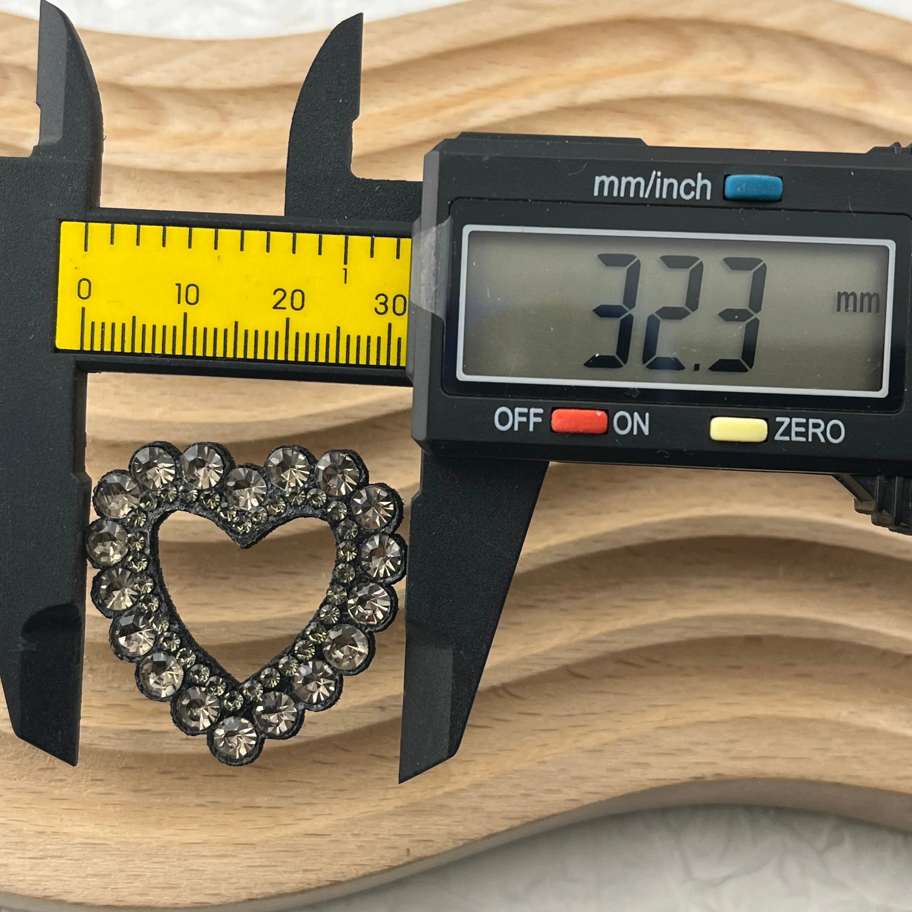 FS1747- 10PCS 32MM Diamonds Heart patch Zoe's DIY Shop