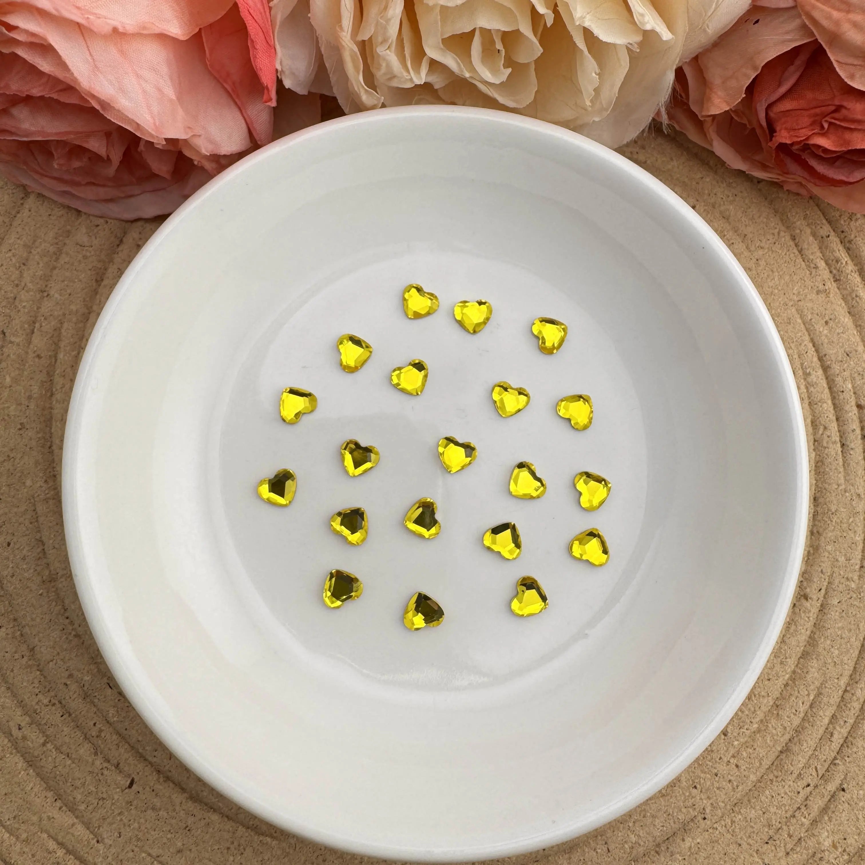 FS6555-About 6mm Crystal Heart Nail Charms For Making Nail Art Fancy Beads Pens Zoe DIY Wholesale