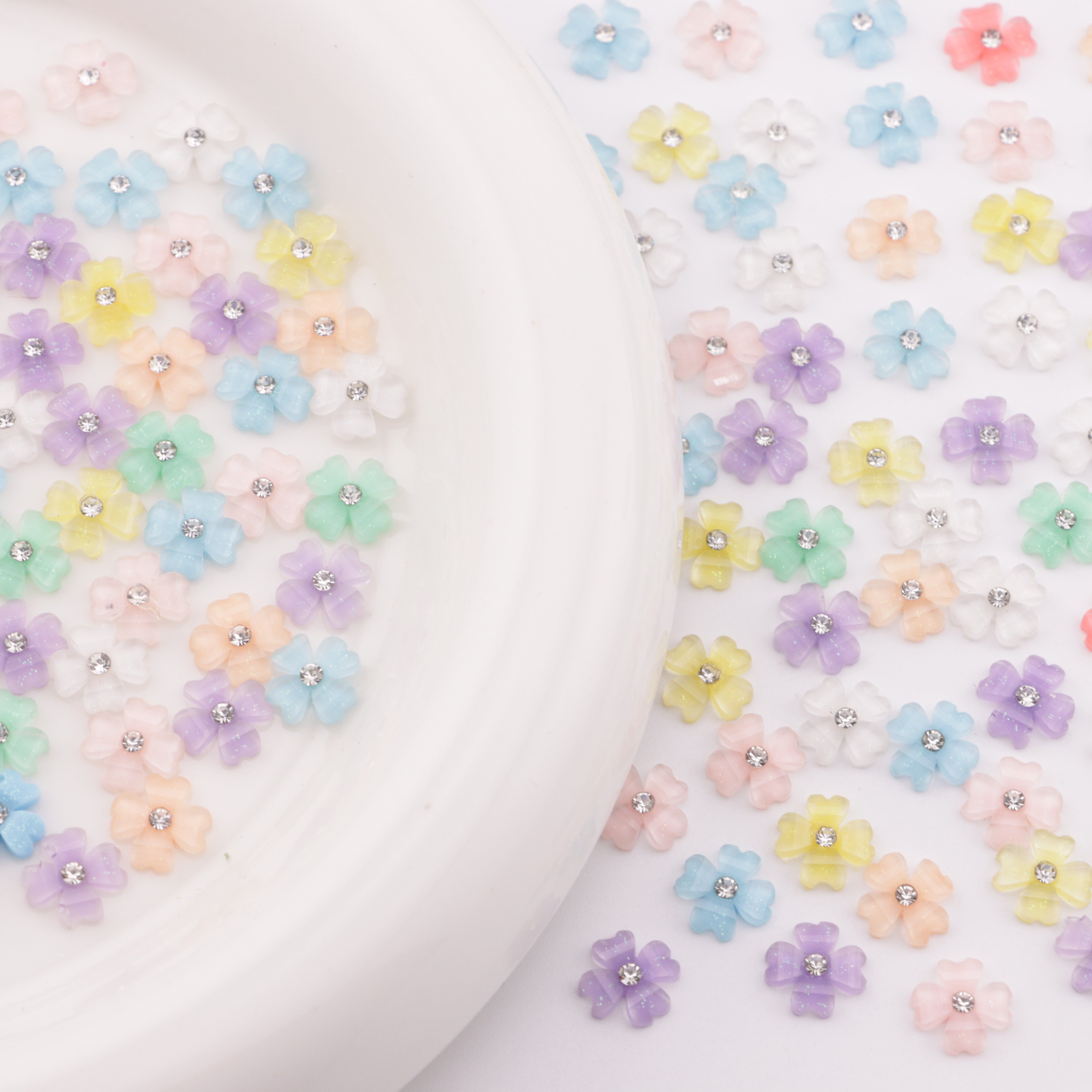 FS5711- 8.3mm Four-Petal Heart Flower Charms With Diamonds