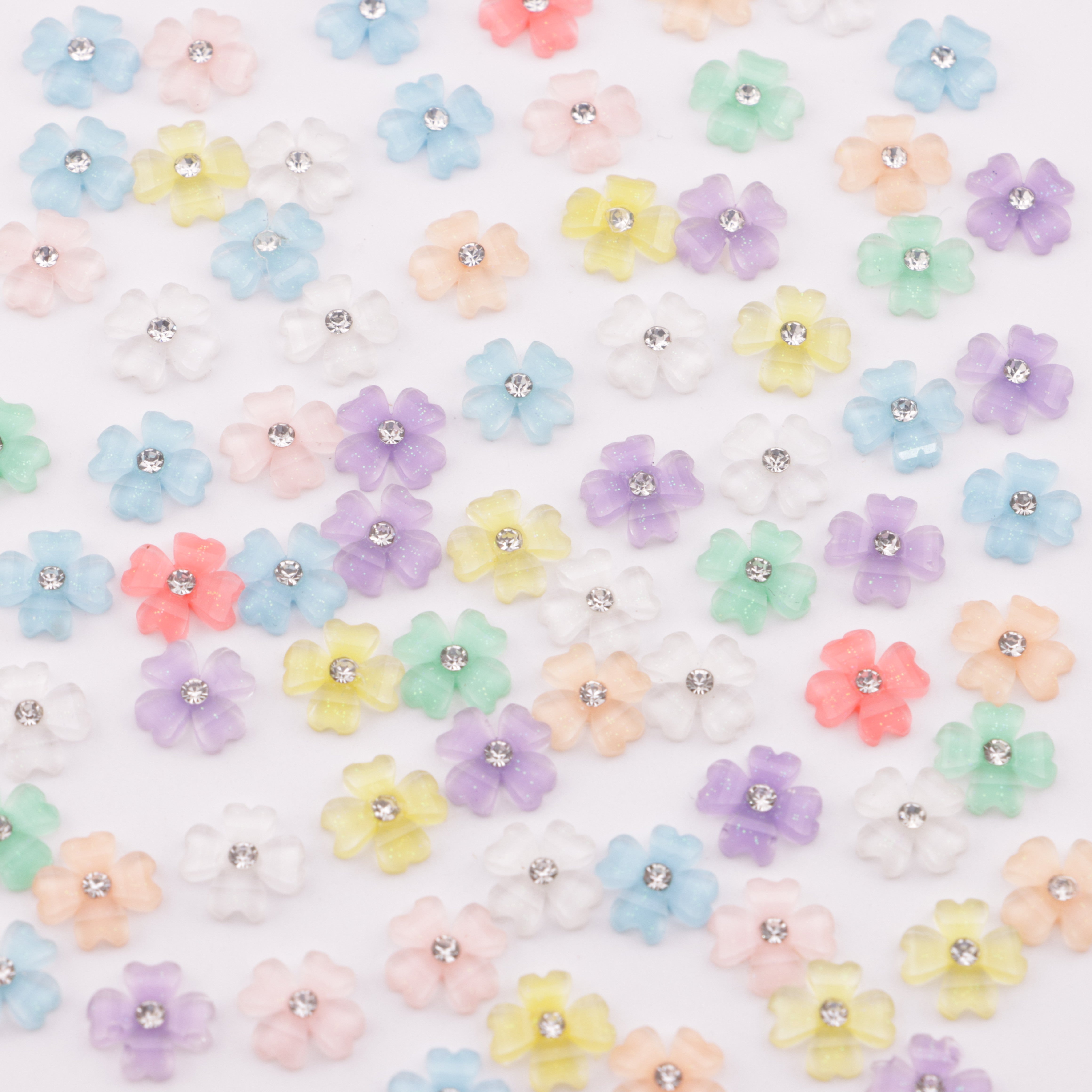 FS5711- 8.3mm Four-Petal Heart Flower Charms With Diamonds