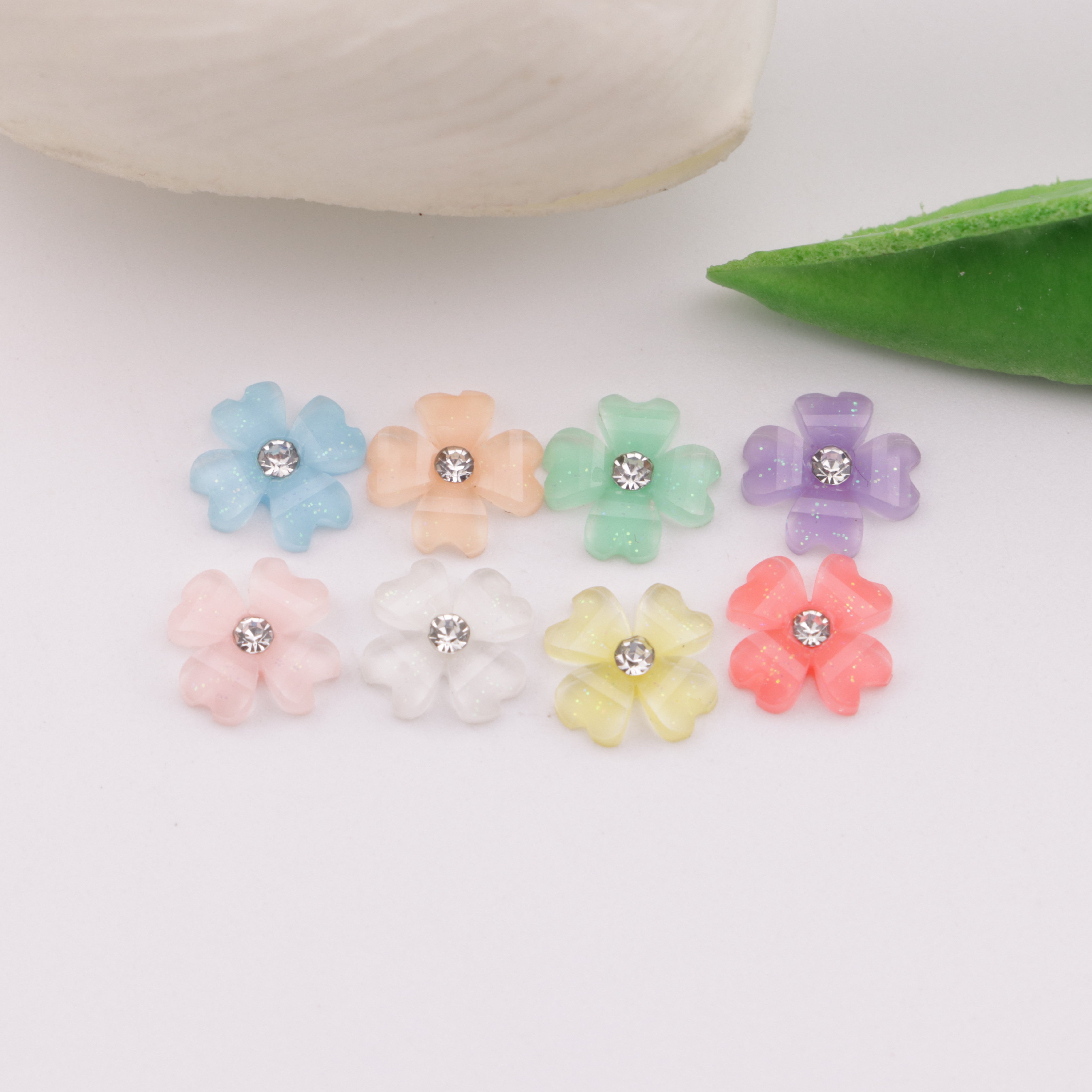 FS5711- 8.3mm Four-Petal Heart Flower Charms With Diamonds