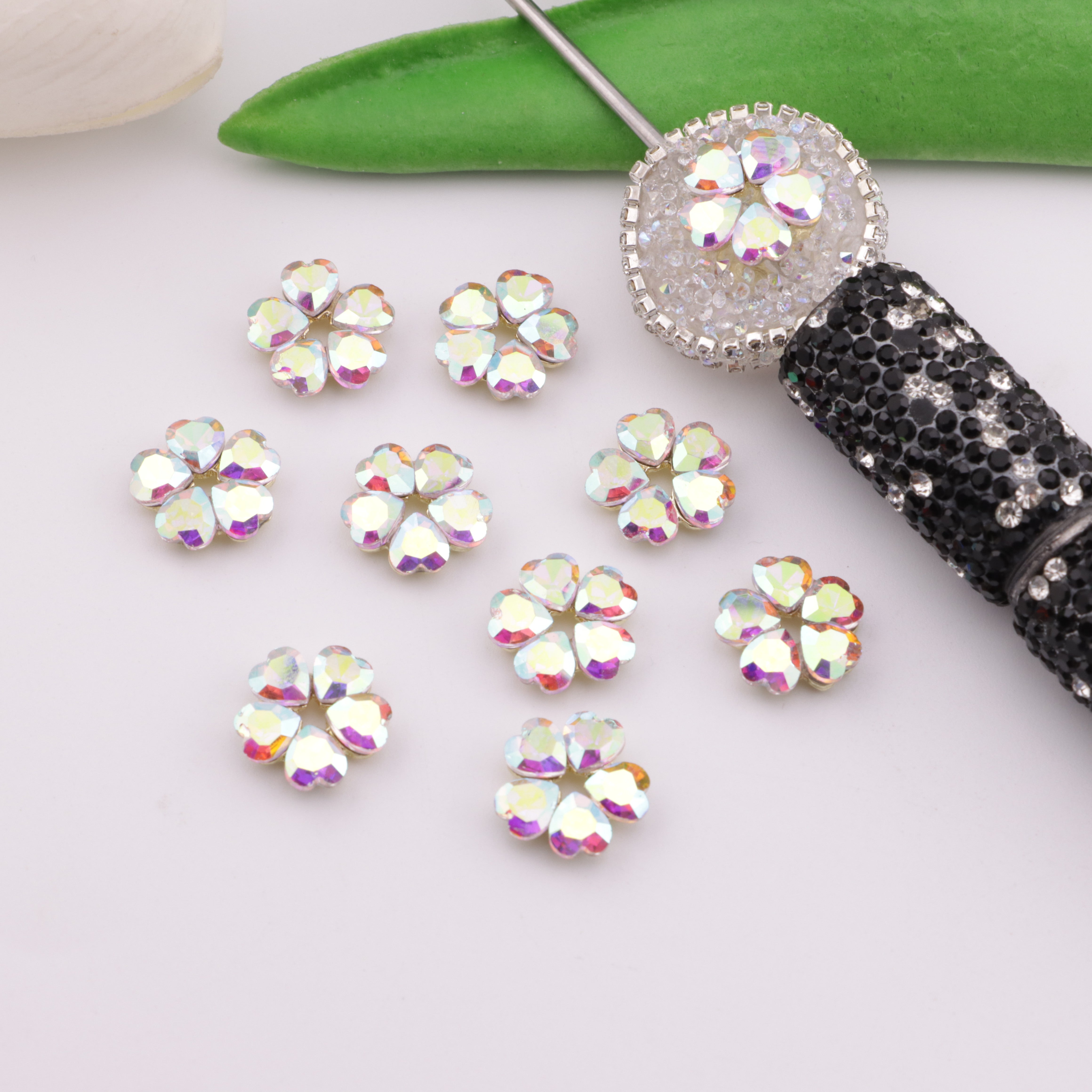 FS3994- 13*13mm Heart Flower Charms Five-Petal Heart-Shaped Flower Nail Stickers