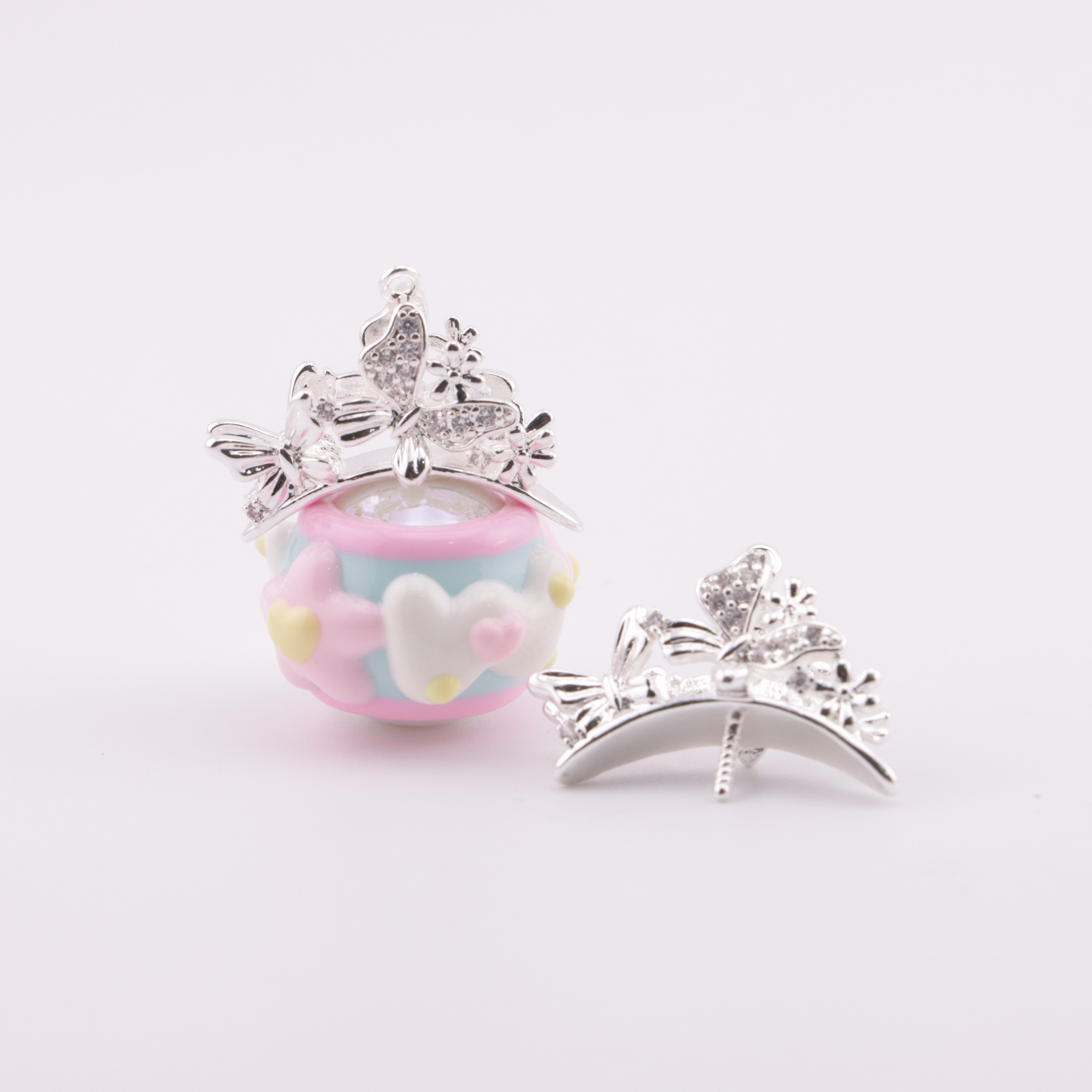 FS5883- Two Butterflies And Flower Pin