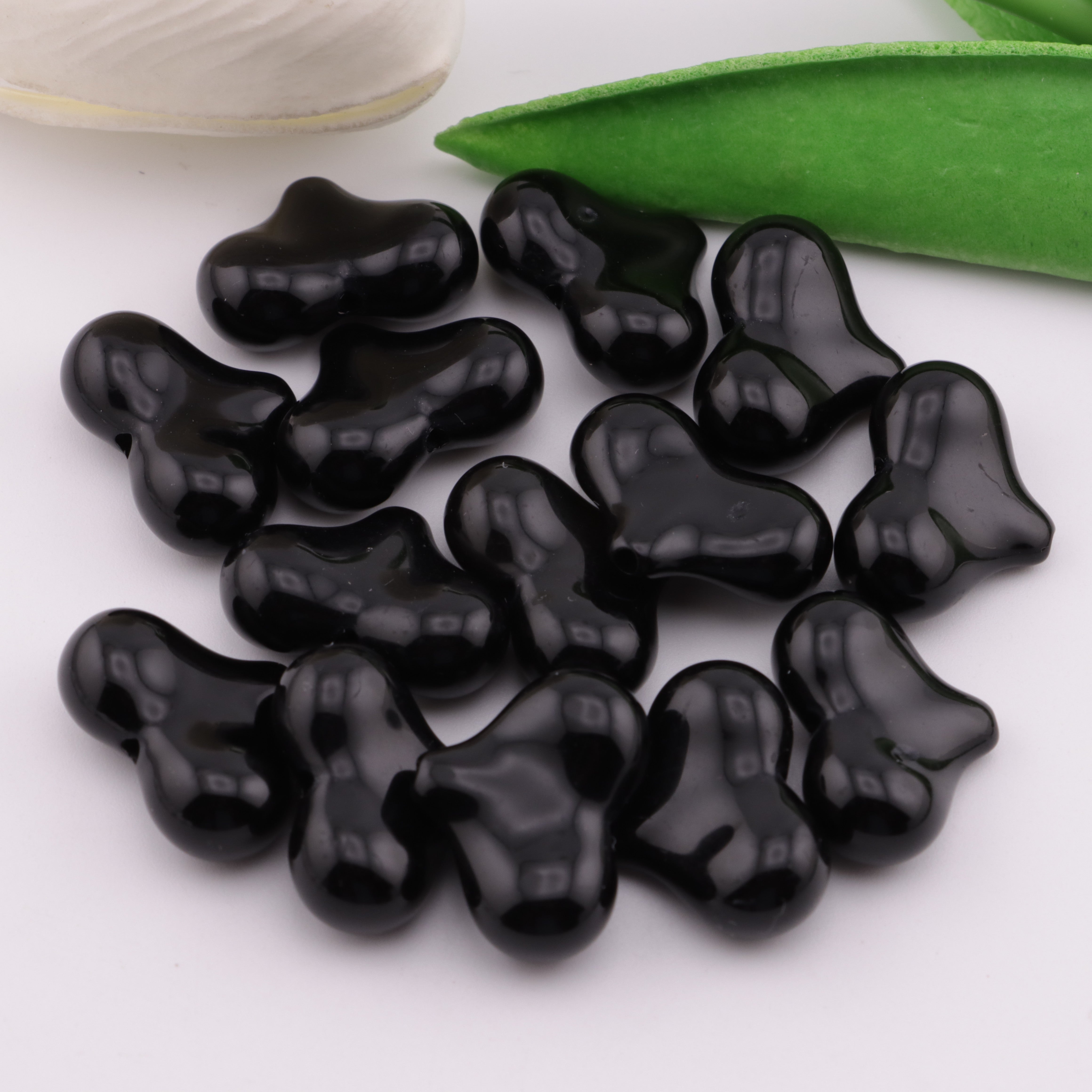 FS5708- 16×21mm Heart-shaped Acrylic Beads