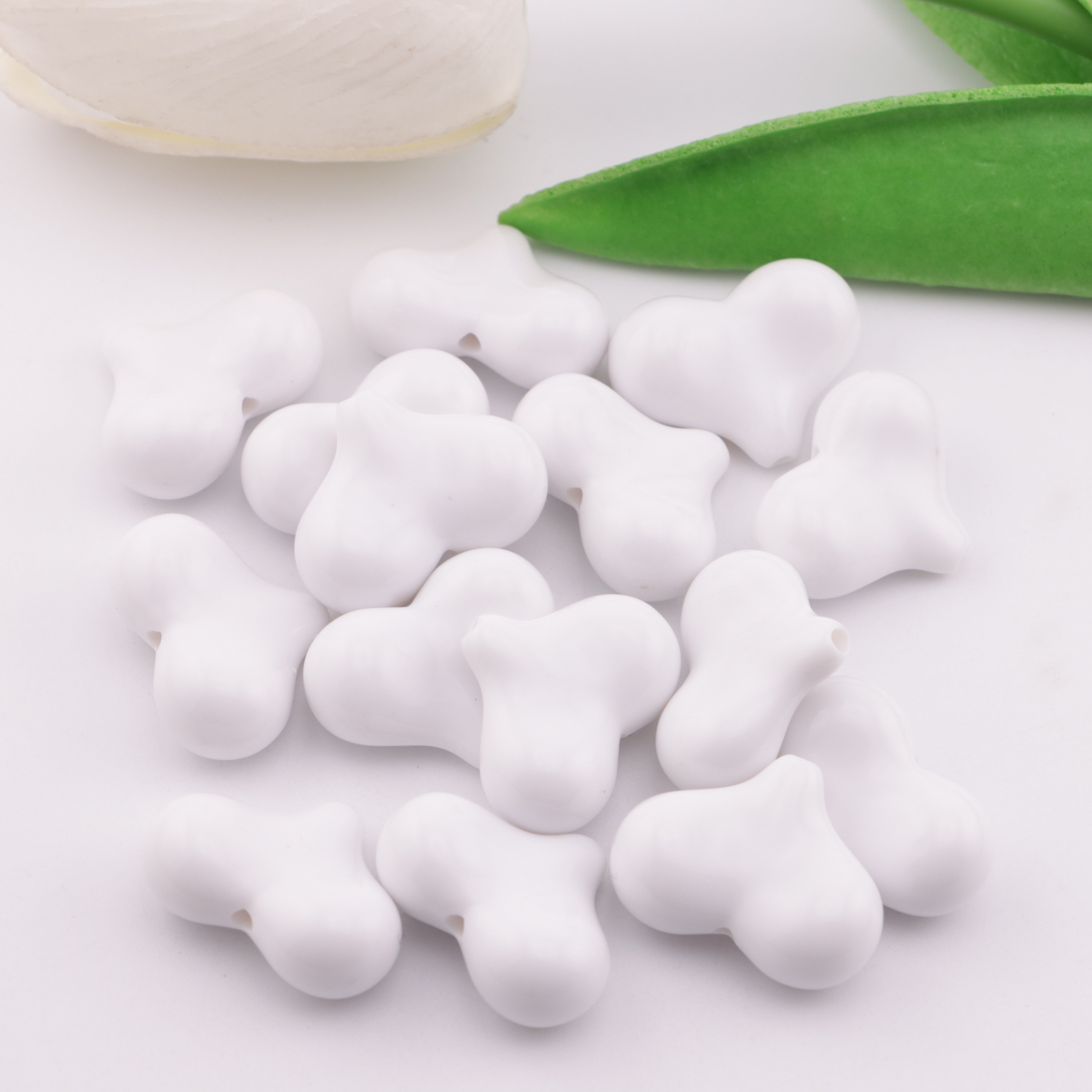 FS5708- 16×21mm Heart-shaped Acrylic Beads