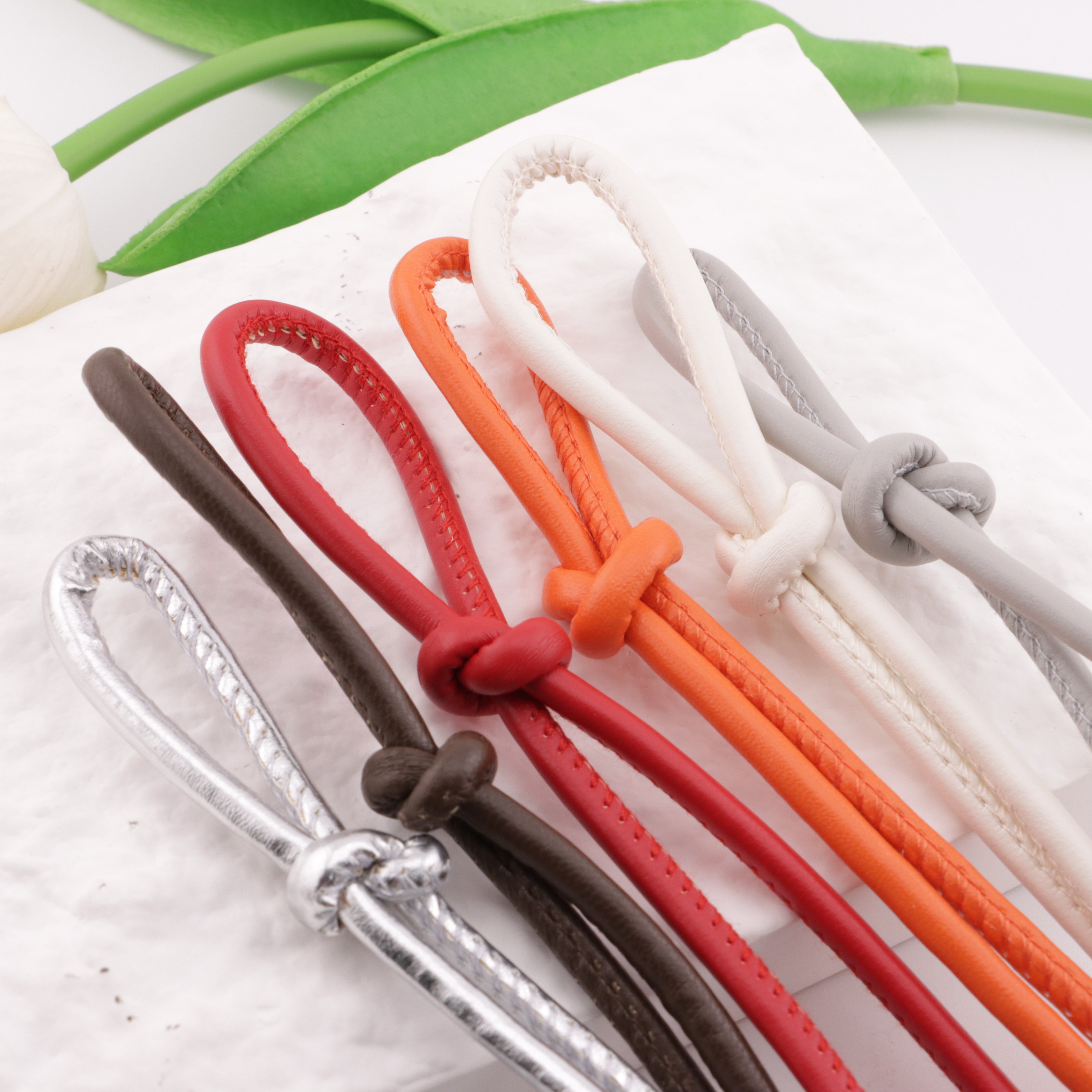 FS5896- Diameter: 4 Cm, Leather Cord Knot Diameter: 4 Mm