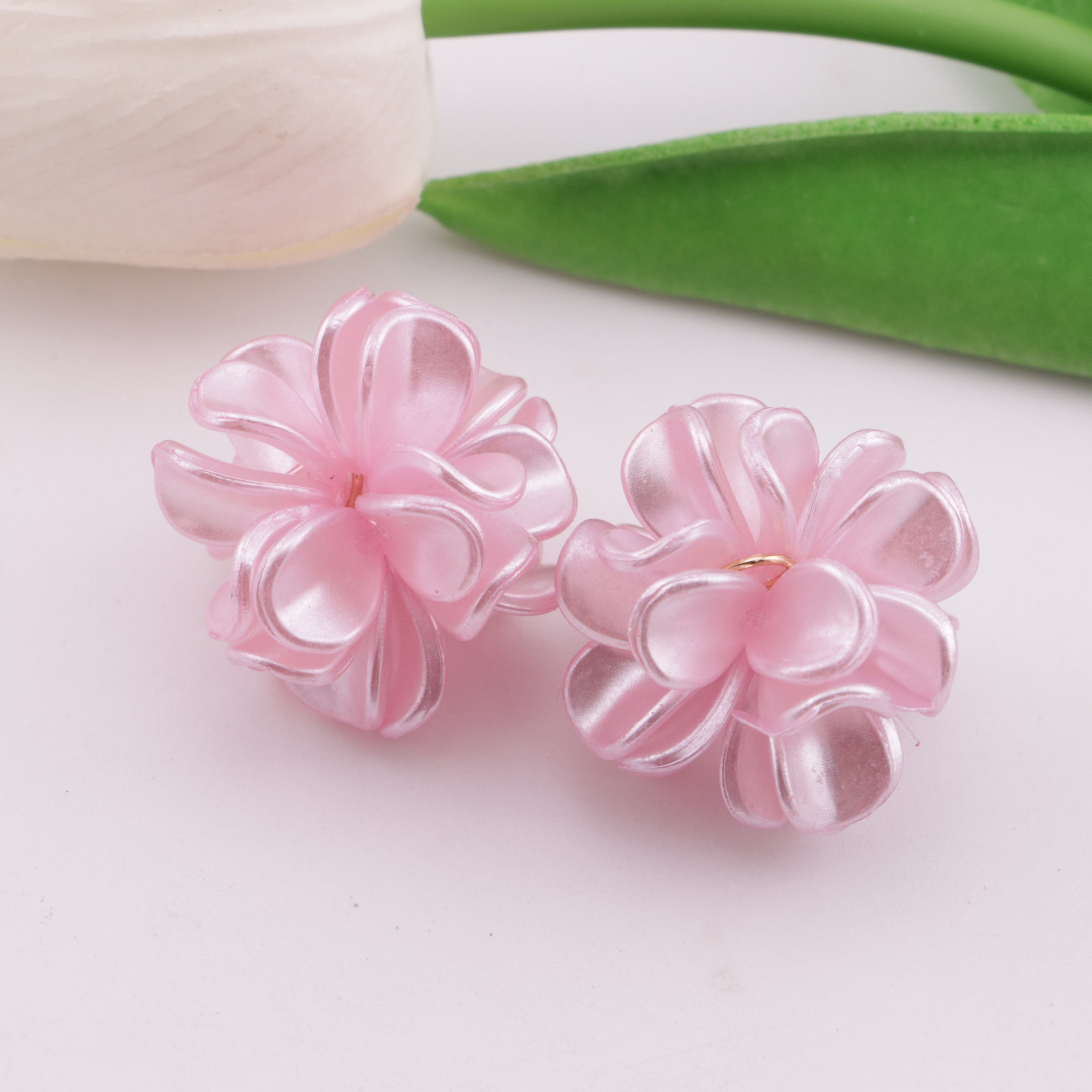 FS1013- 28MM Pearl Looking Flower Beads With Ring Connector Fit For Beadable Pens