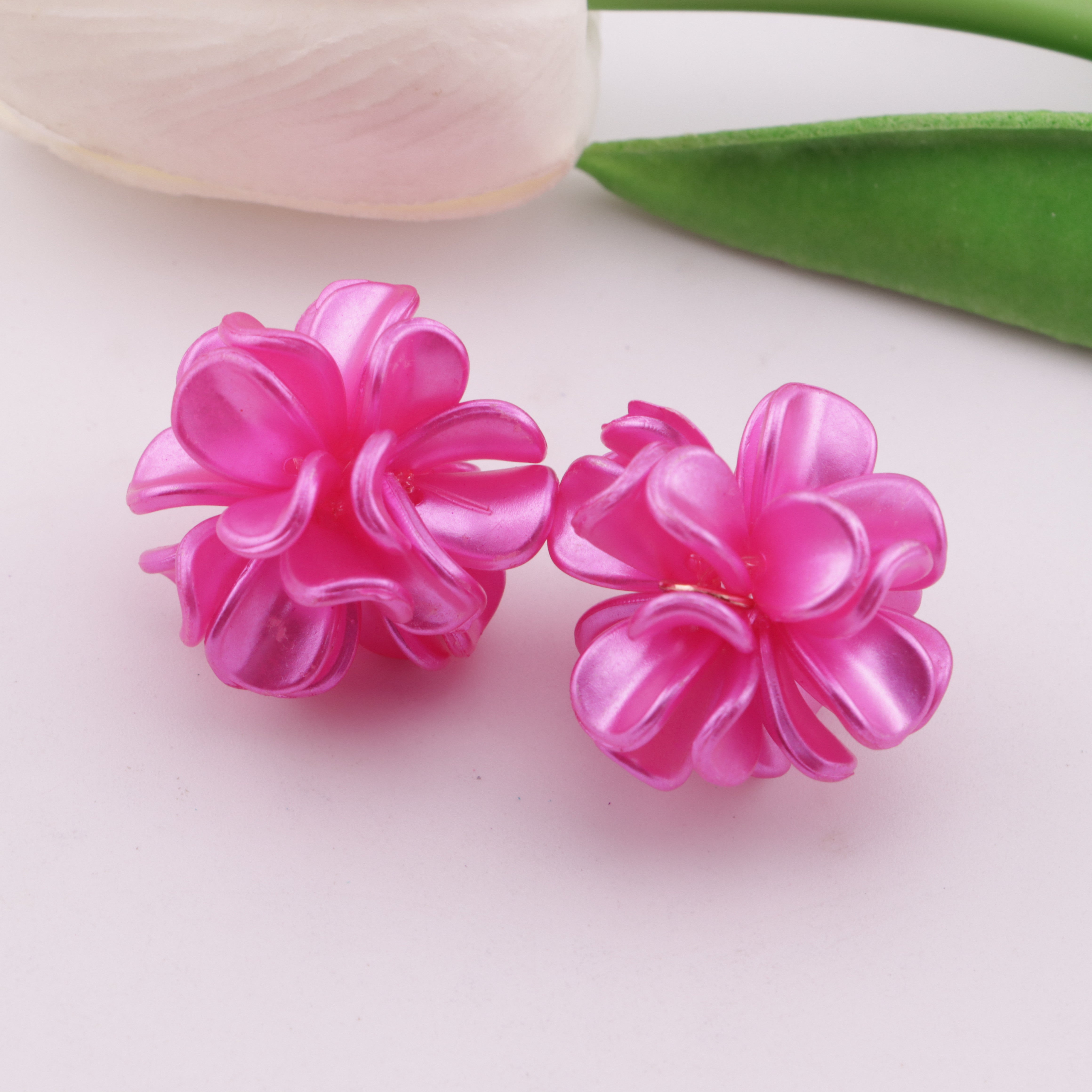 FS1013- 28MM Pearl Looking Flower Beads With Ring Connector Fit For Beadable Pens