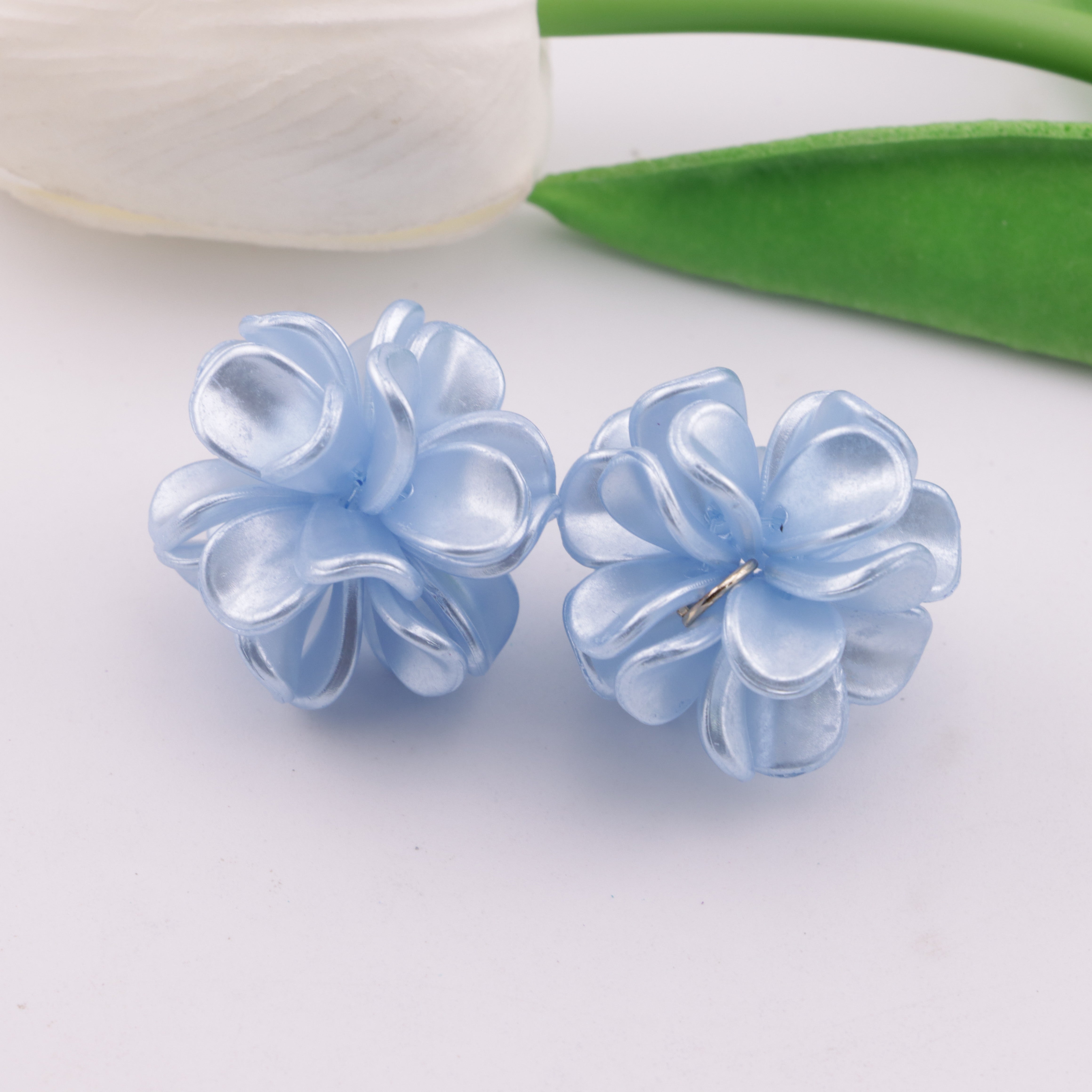 FS1013- 28MM Pearl Looking Flower Beads With Ring Connector Fit For Beadable Pens
