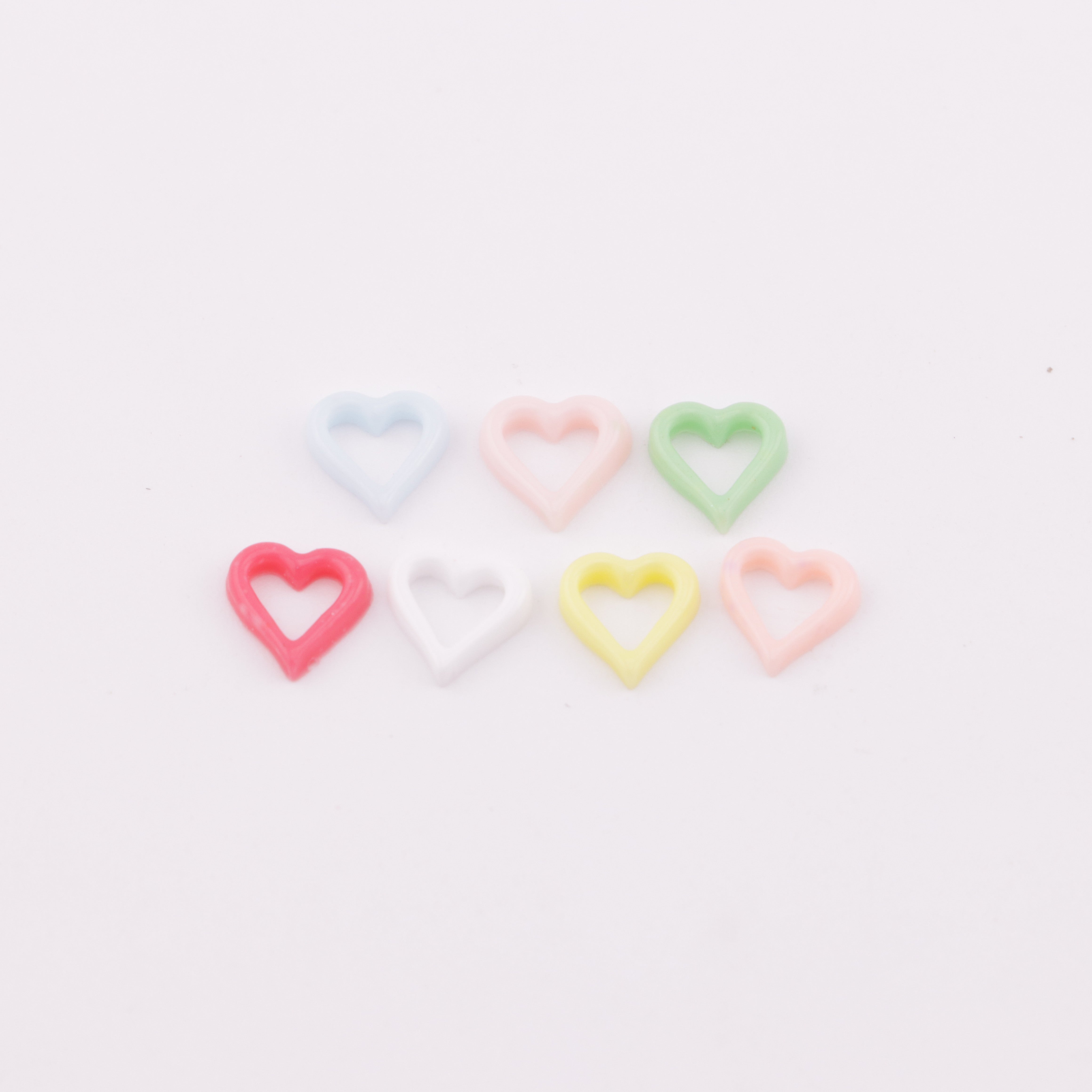 FS6004- 7mm Hollow Heart Charms Hollowed-Out Love Heart Patches
