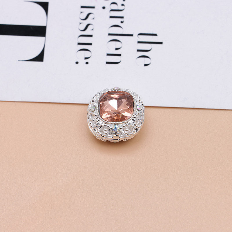 FS4846- 17mm×17mm Square Mocha Alloy Beads That Can Pass Through A Pen