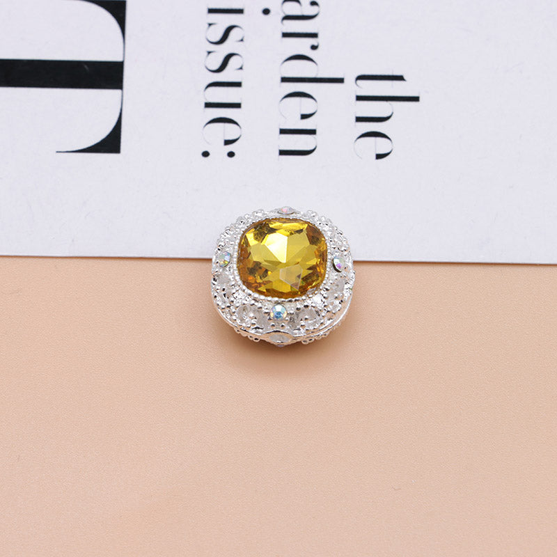 FS4846- 17mm×17mm Square Mocha Alloy Beads That Can Pass Through A Pen