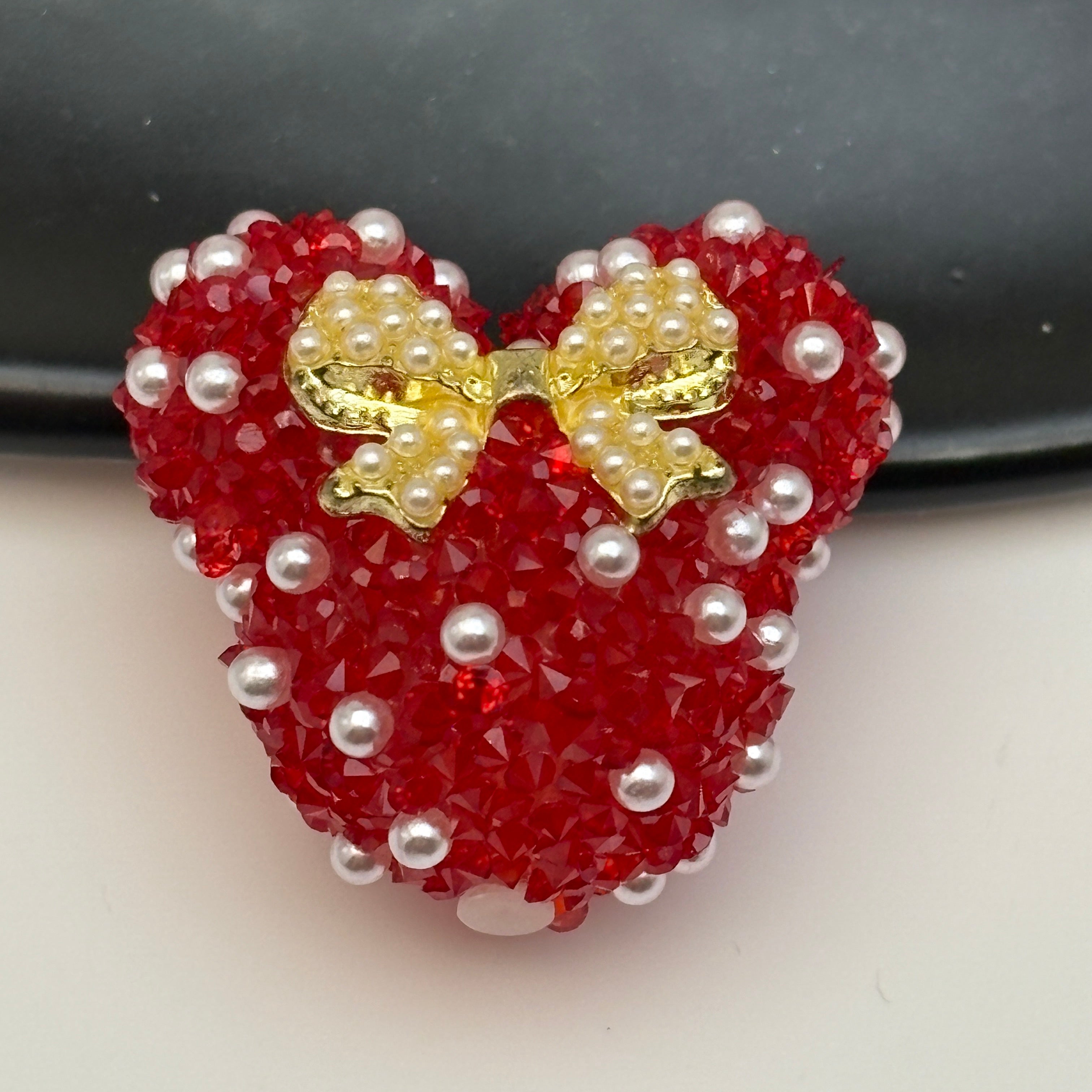 FS5433- 28Mm Pearl And Diamonds Bow Mickey Beads Pearl And Diamond-Added Bow-Knot Mickey Head Beads