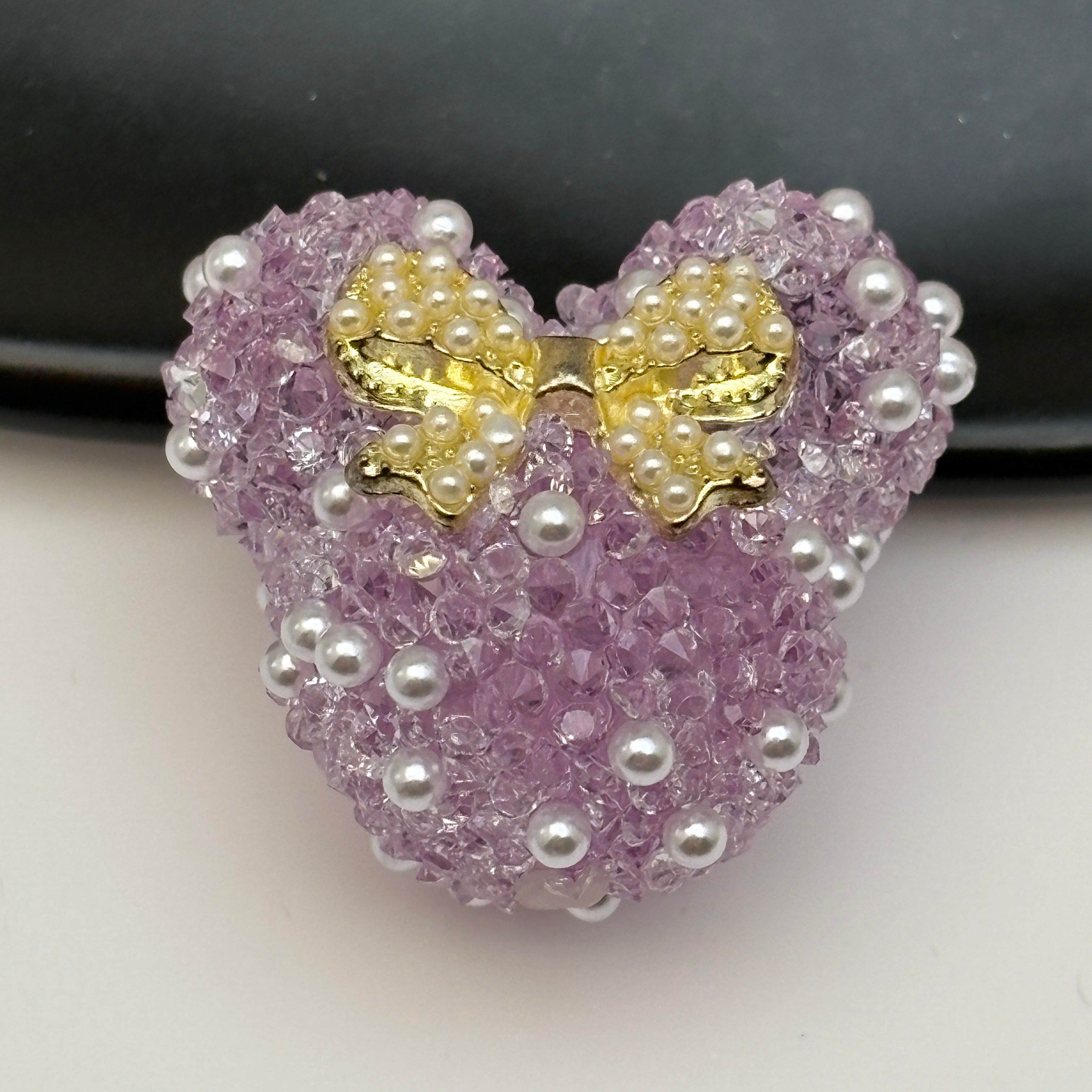 FS5433- 28Mm Pearl And Diamonds Bow Mickey Beads Pearl And Diamond-Added Bow-Knot Mickey Head Beads