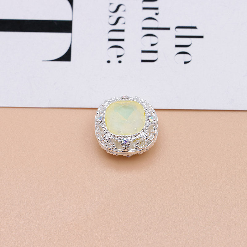 FS4846- 17mm×17mm Square Mocha Alloy Beads That Can Pass Through A Pen