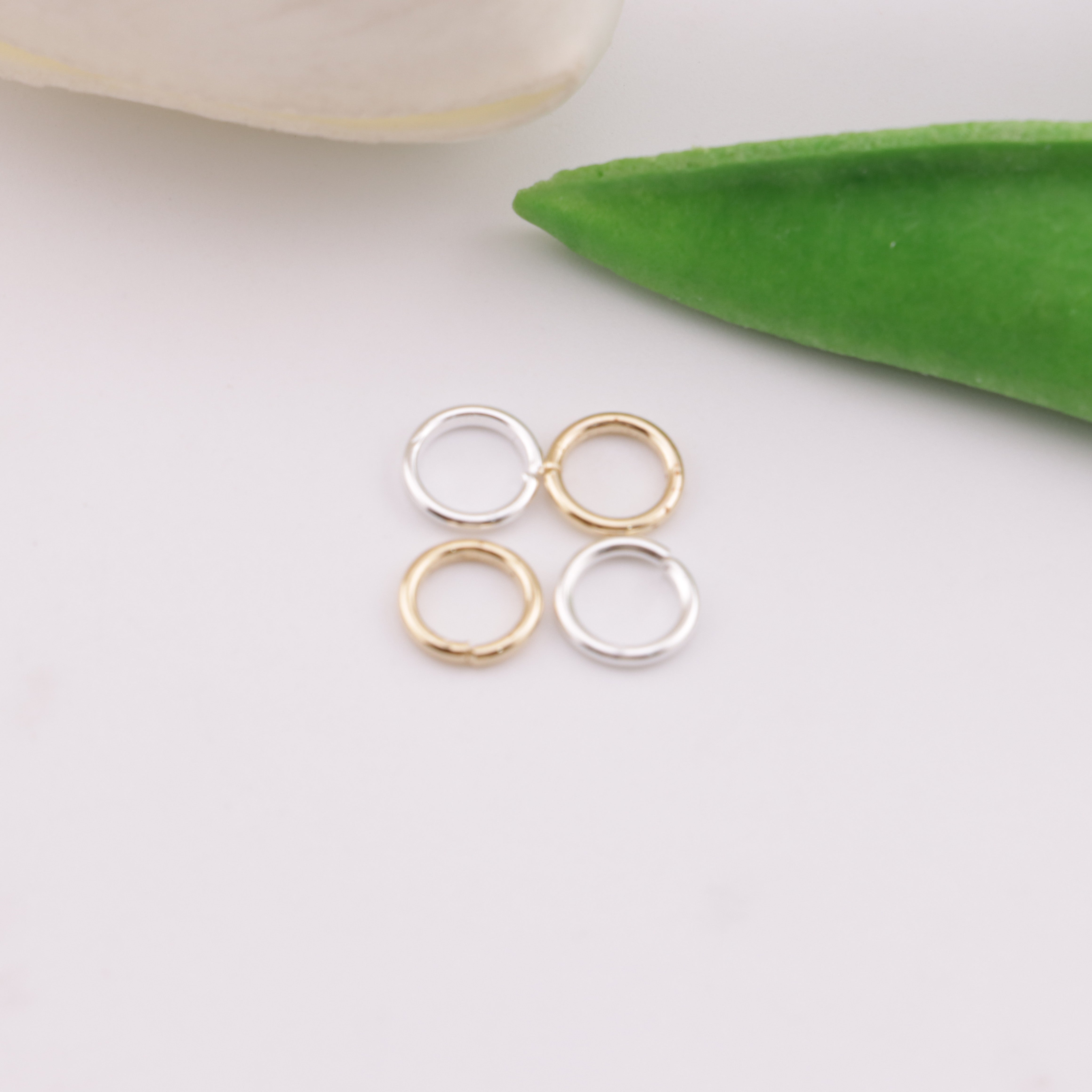 FS6084- 7mm Closed Jump Rings Closed And Open Loops
