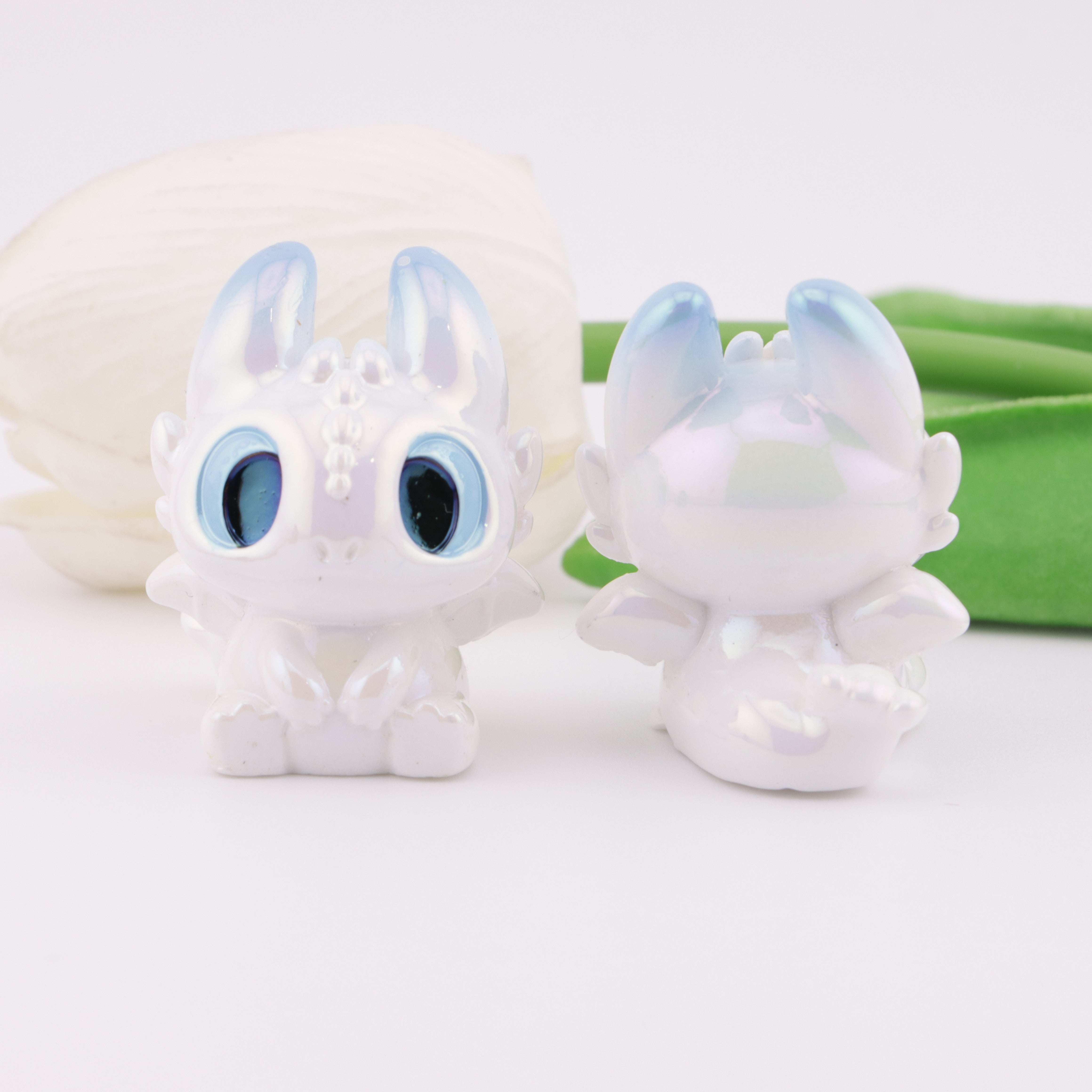 FS6113- Little Flying Dragon Resin Beads