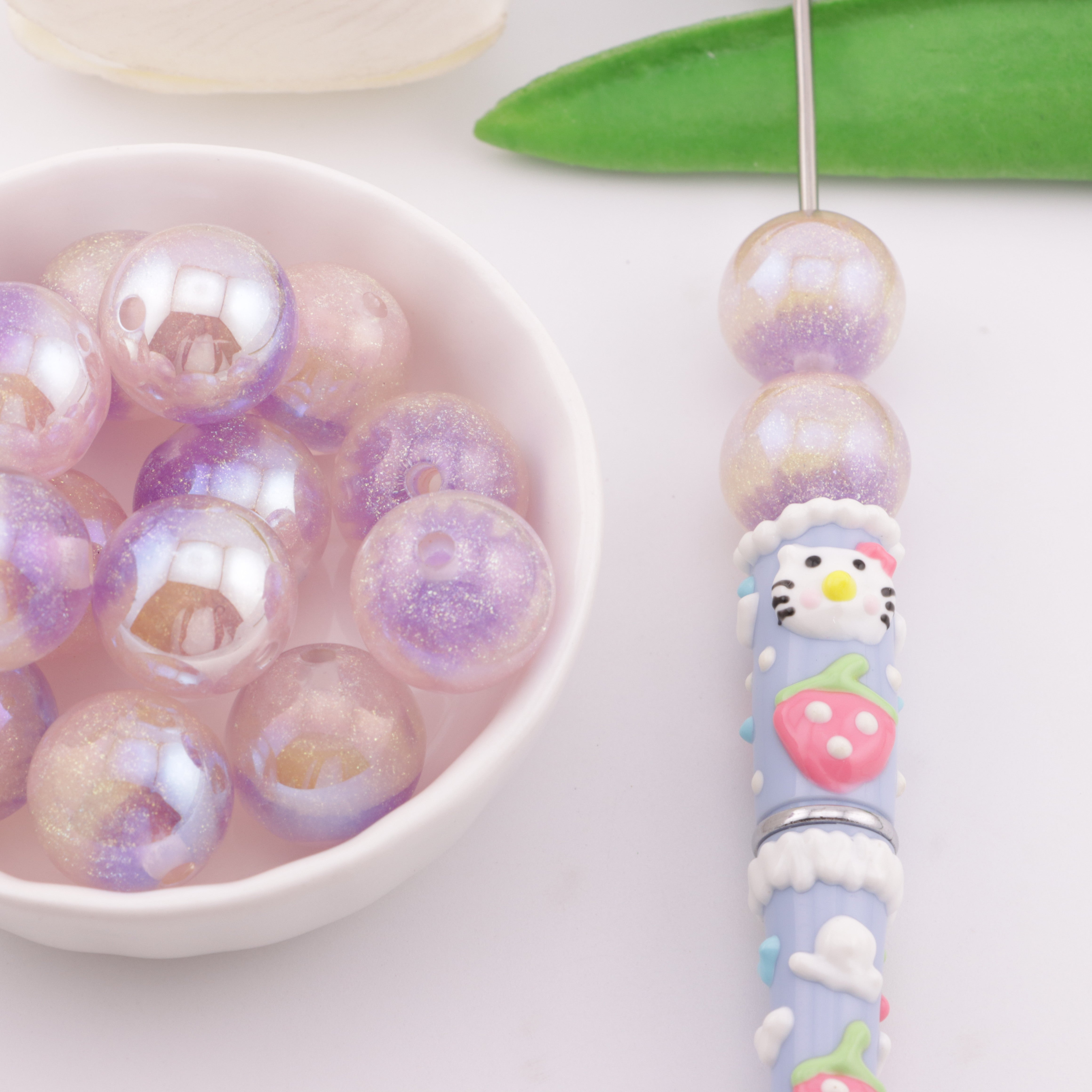 FS6124- 16mm Glow-in-the-dark Photochromic Resin Beads