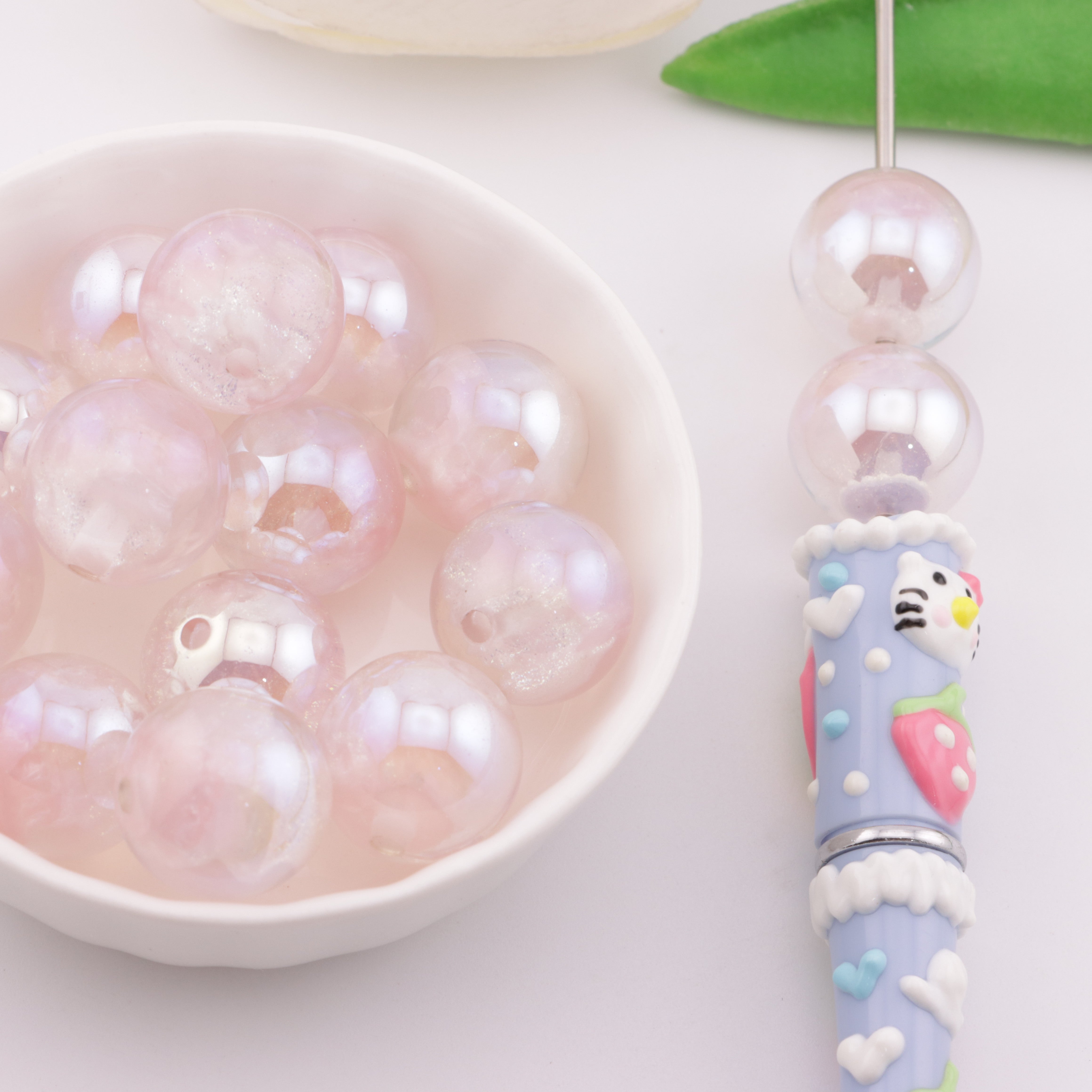 FS6124- 16mm Glow-in-the-dark Photochromic Resin Beads