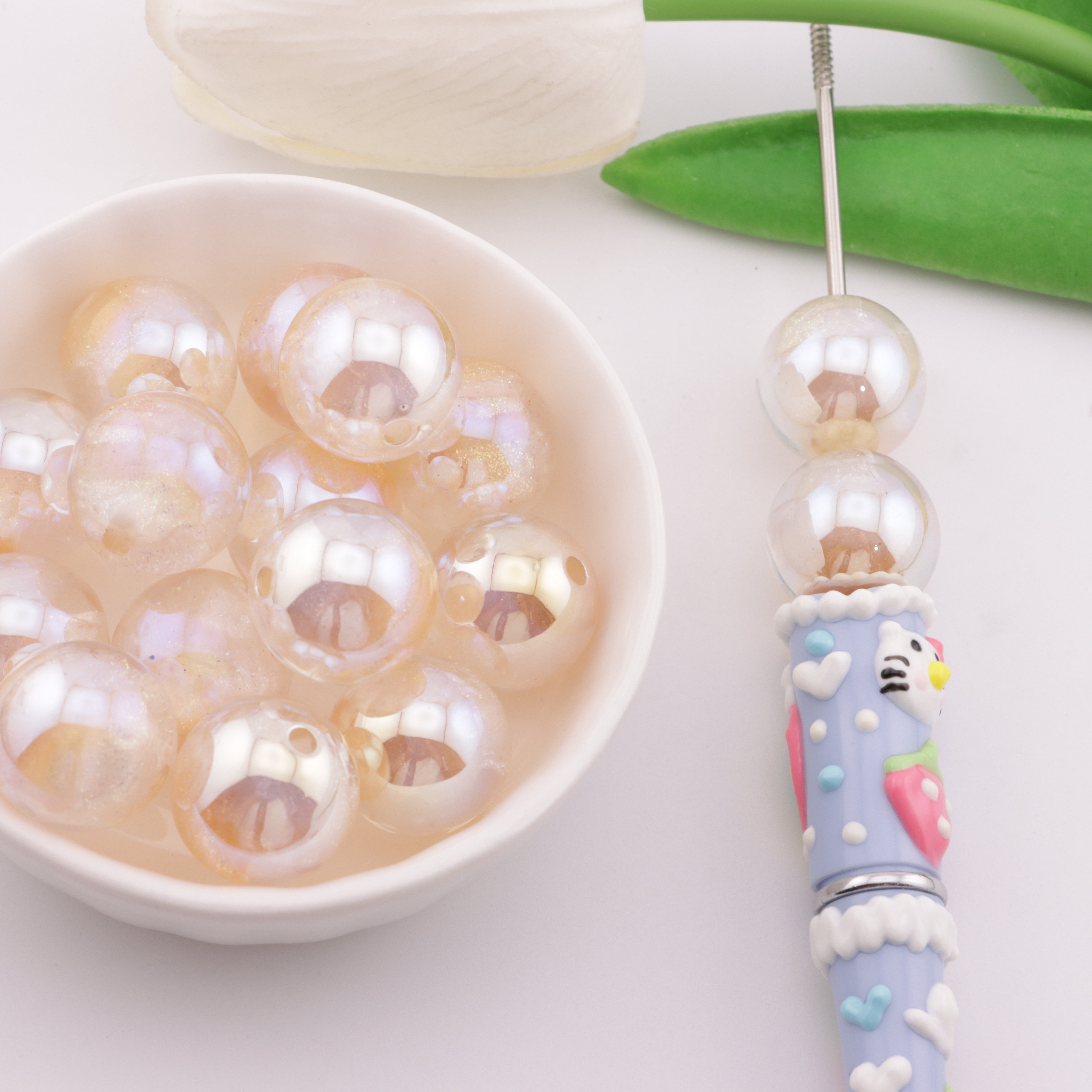 FS6124- 16mm Glow-in-the-dark Photochromic Resin Beads