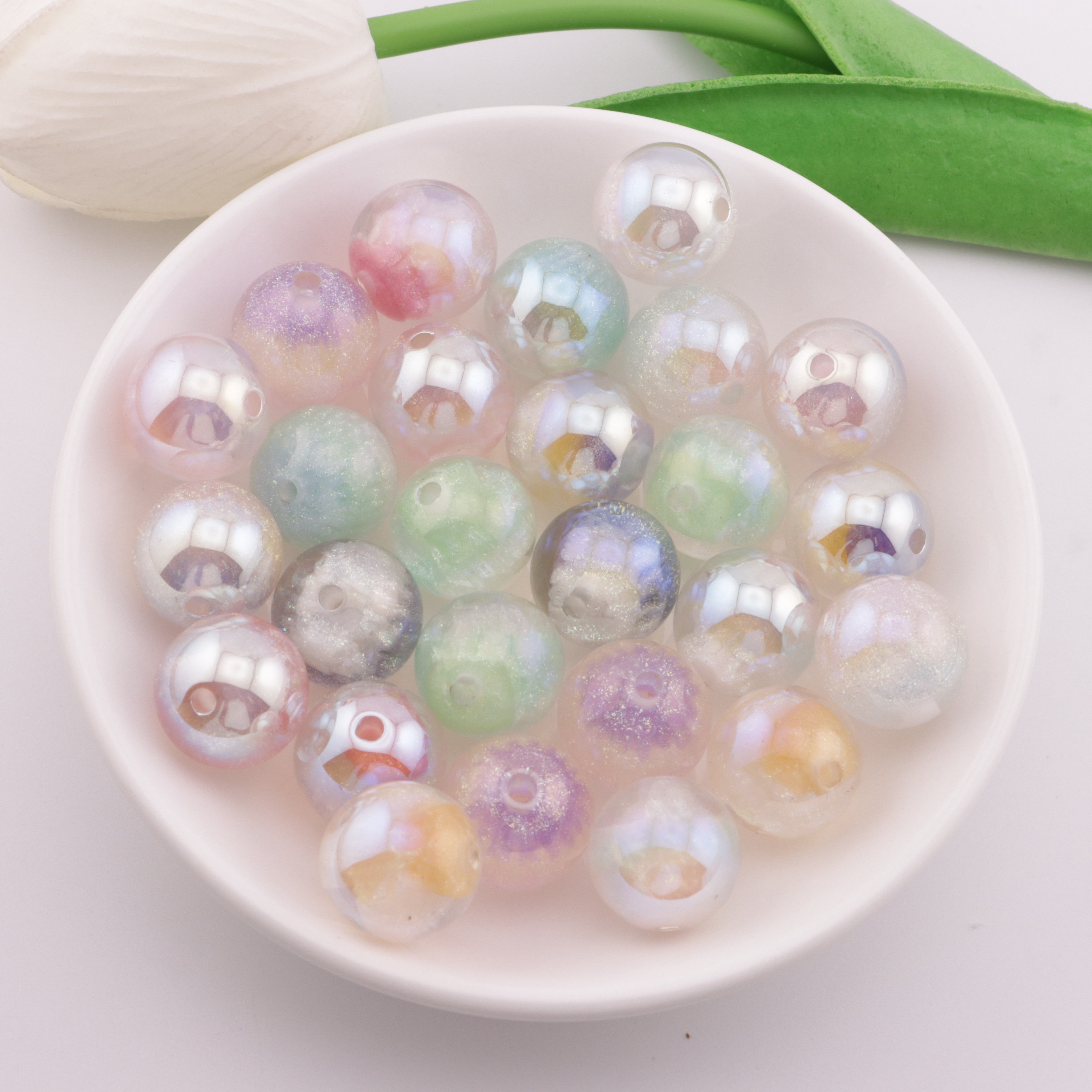 FS6124- 16mm Glow-in-the-dark Photochromic Resin Beads