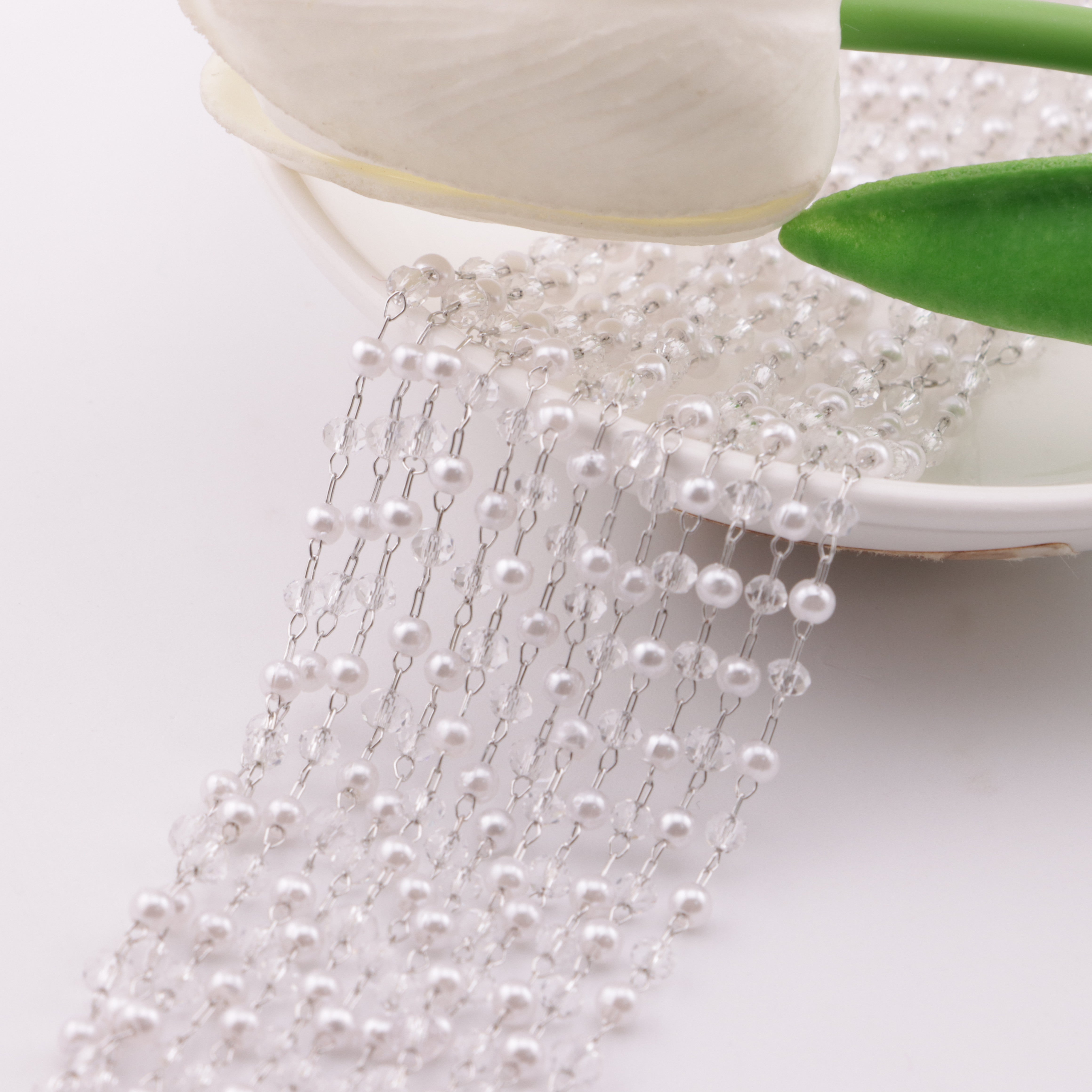 FS6147- 3mm Pearl + Crystal Chain