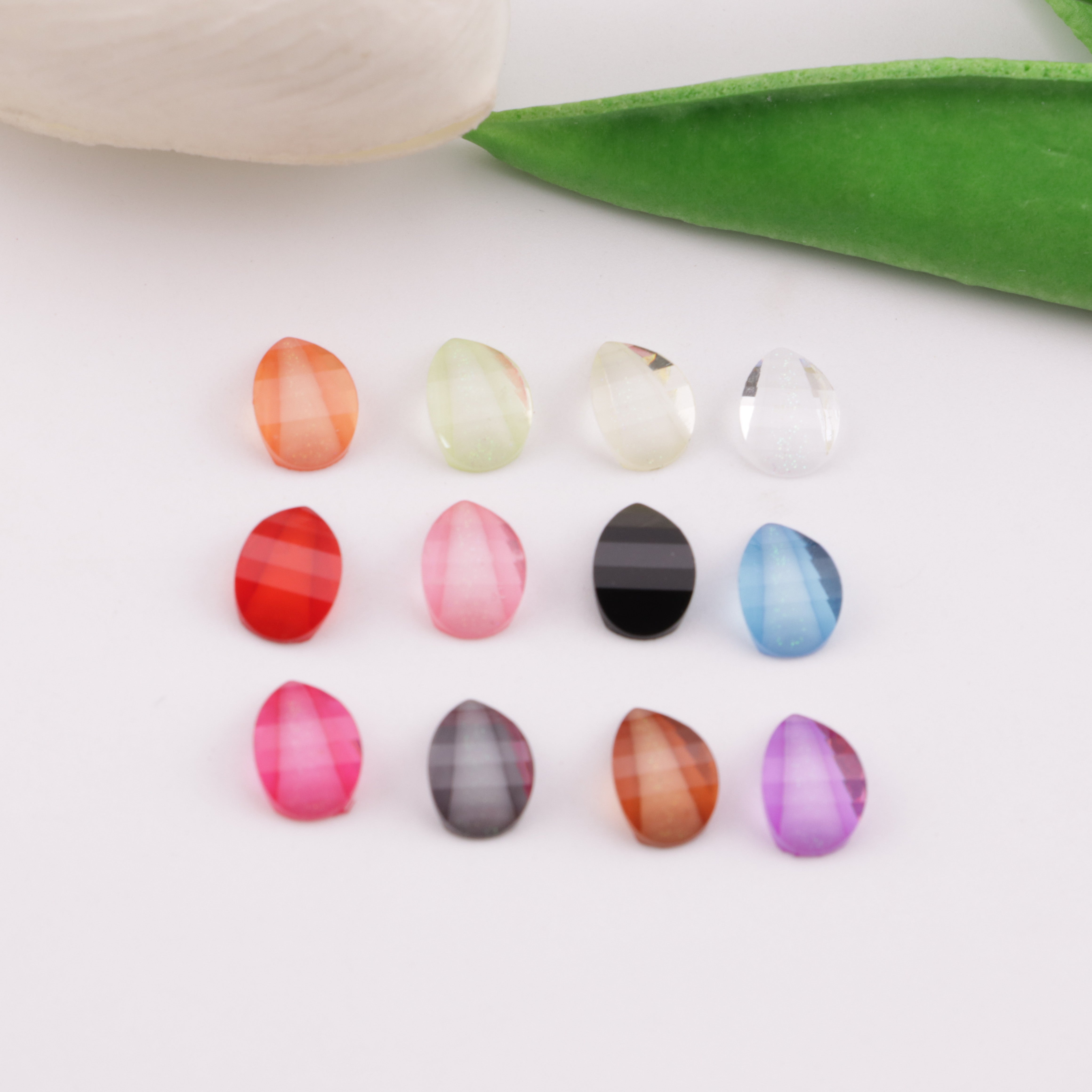 FS6133- 7×10mm Waterdrop Petals