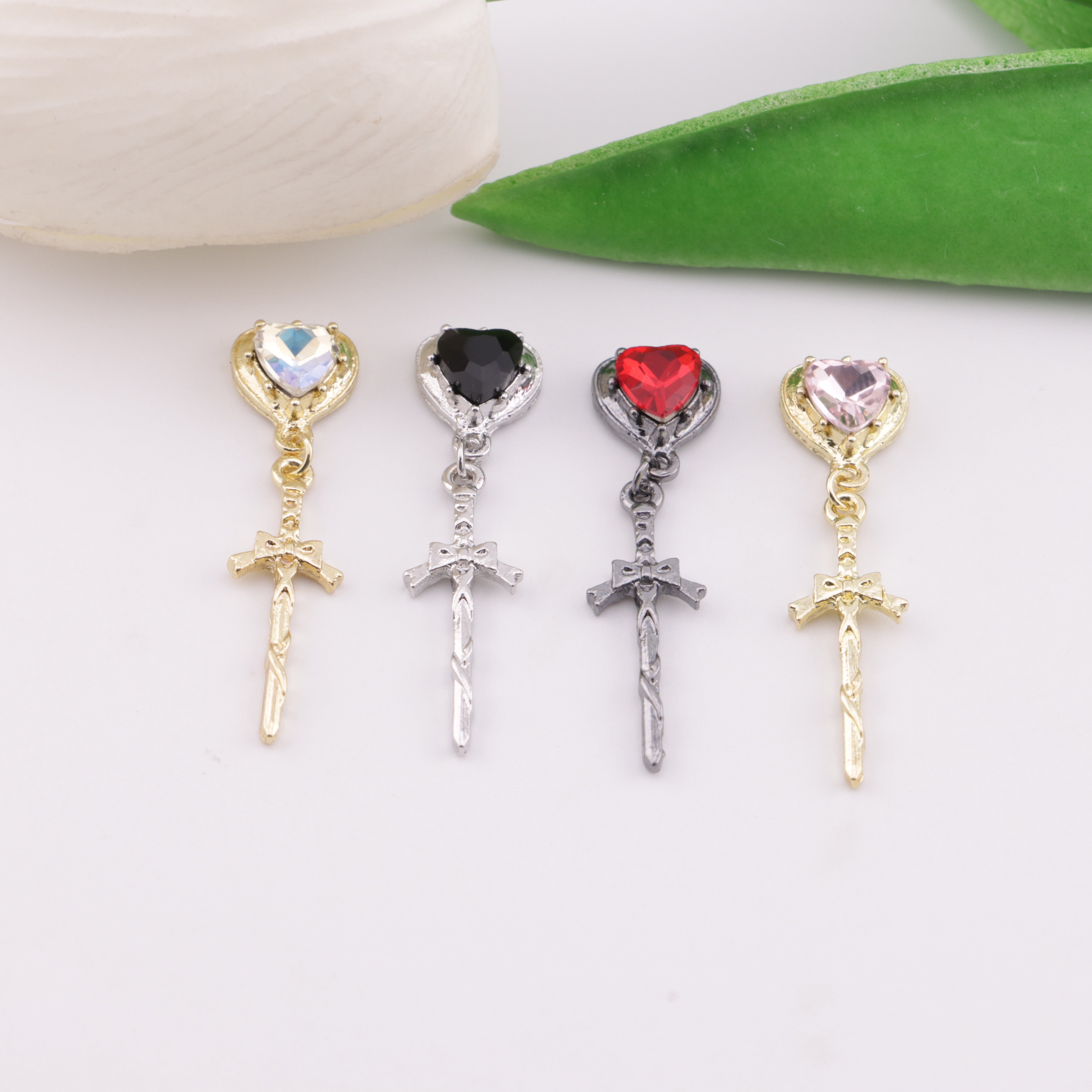 FS6204- 9Mm*34Mm Heart Metal Charms With Cross Love Diamond Metal Patches With Bow Cross Pendants