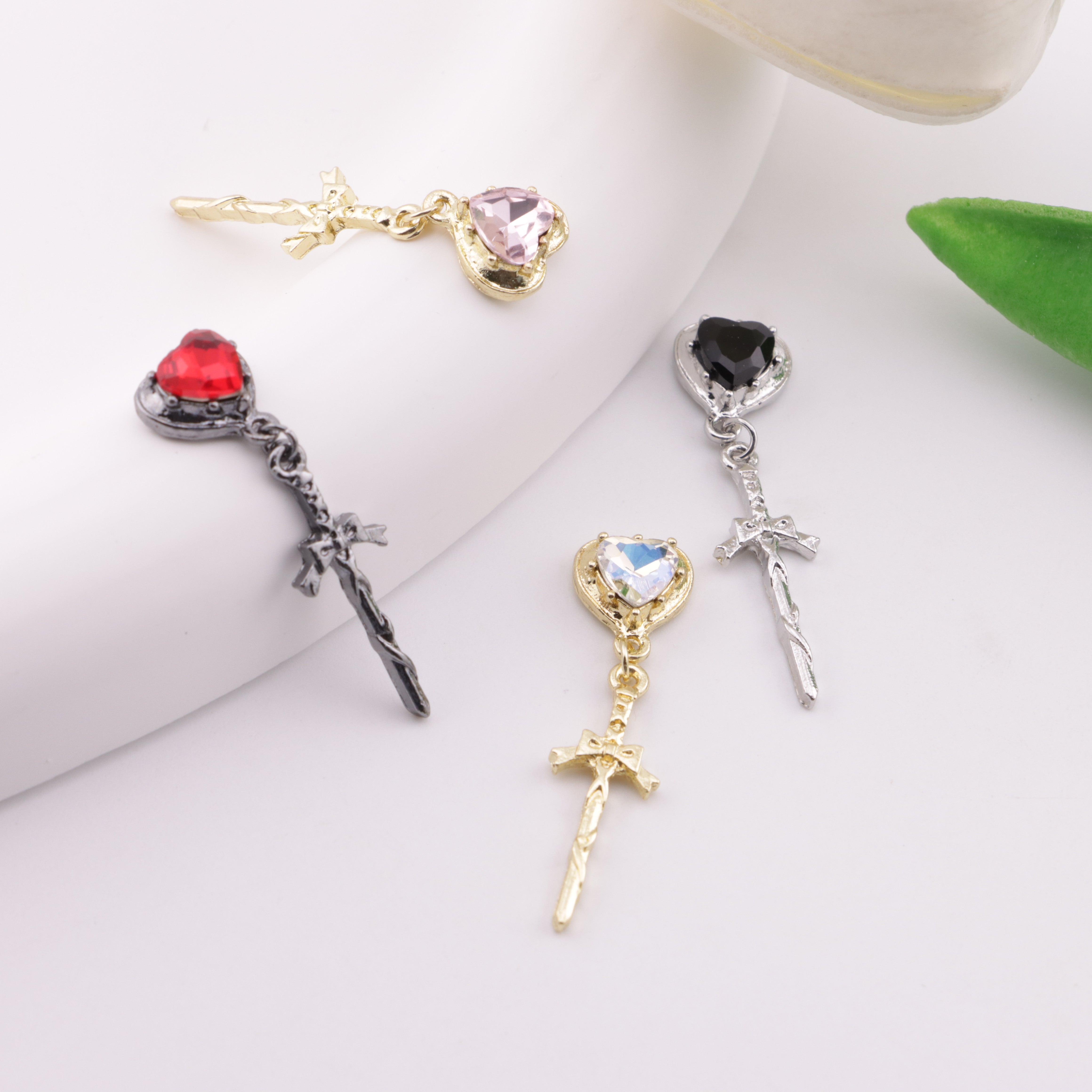 FS6204- 9Mm*34Mm Heart Metal Charms With Cross Love Diamond Metal Patches With Bow Cross Pendants