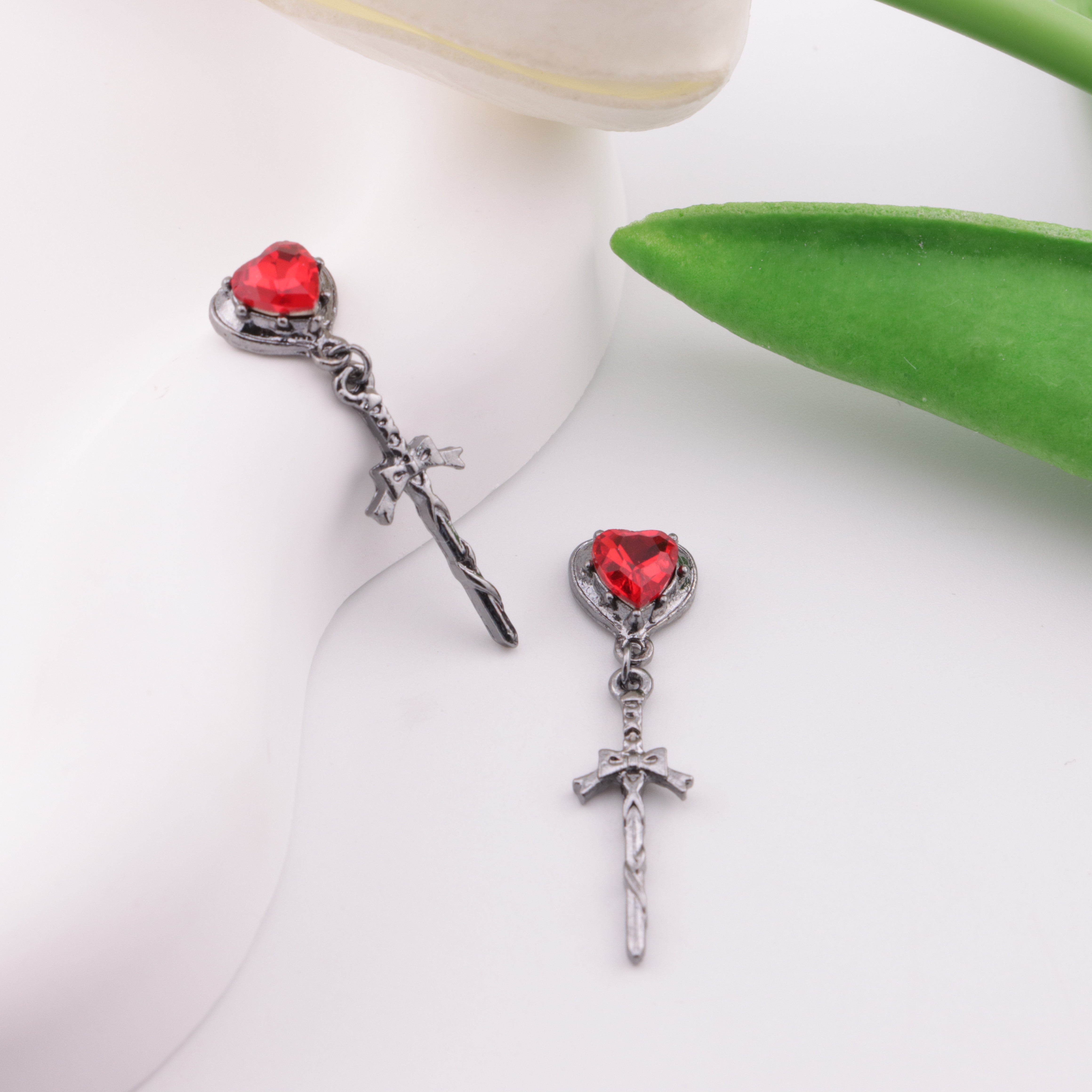 FS6204- 9Mm*34Mm Heart Metal Charms With Cross Love Diamond Metal Patches With Bow Cross Pendants