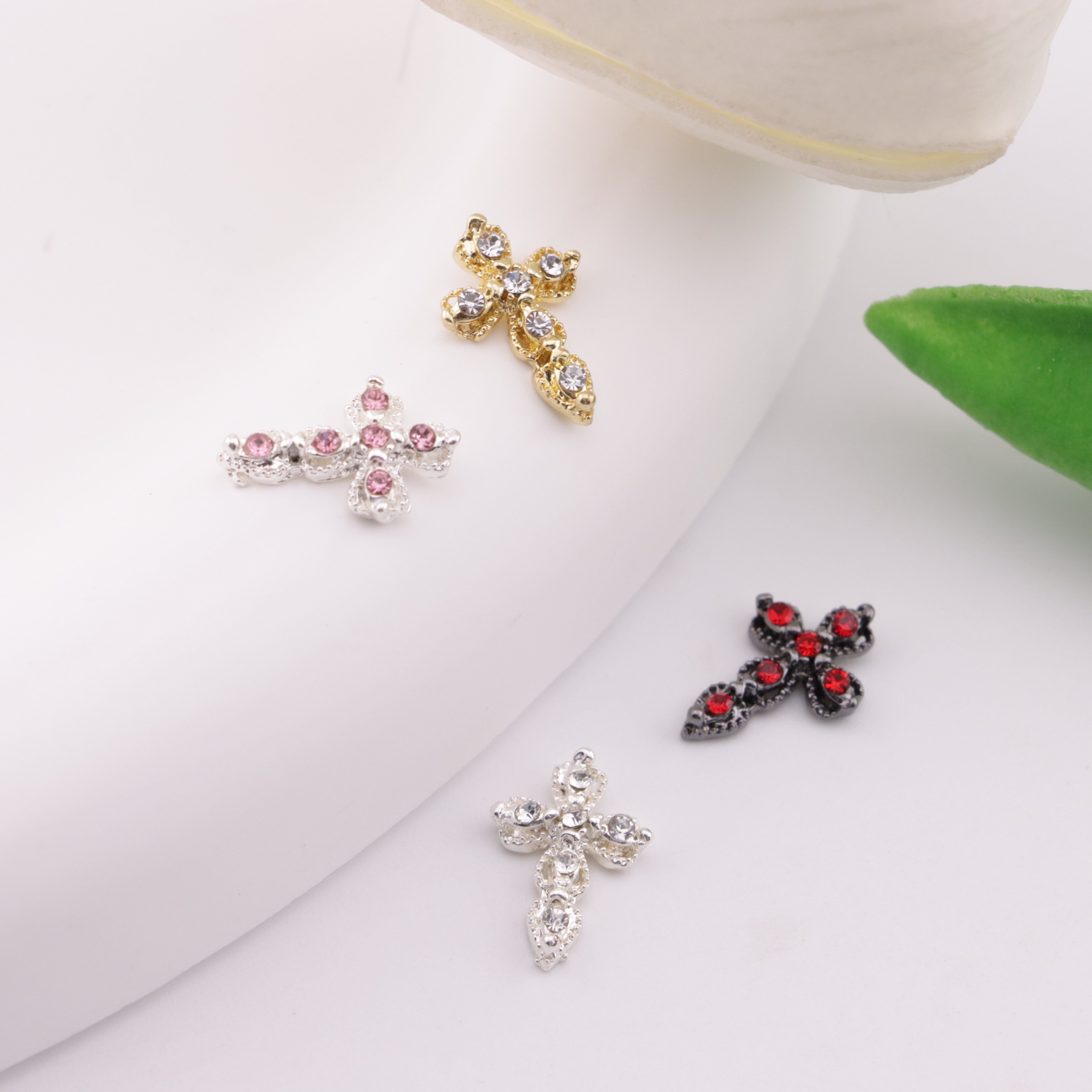 FS6206- 9×13mm Cross Patch With Diamonds