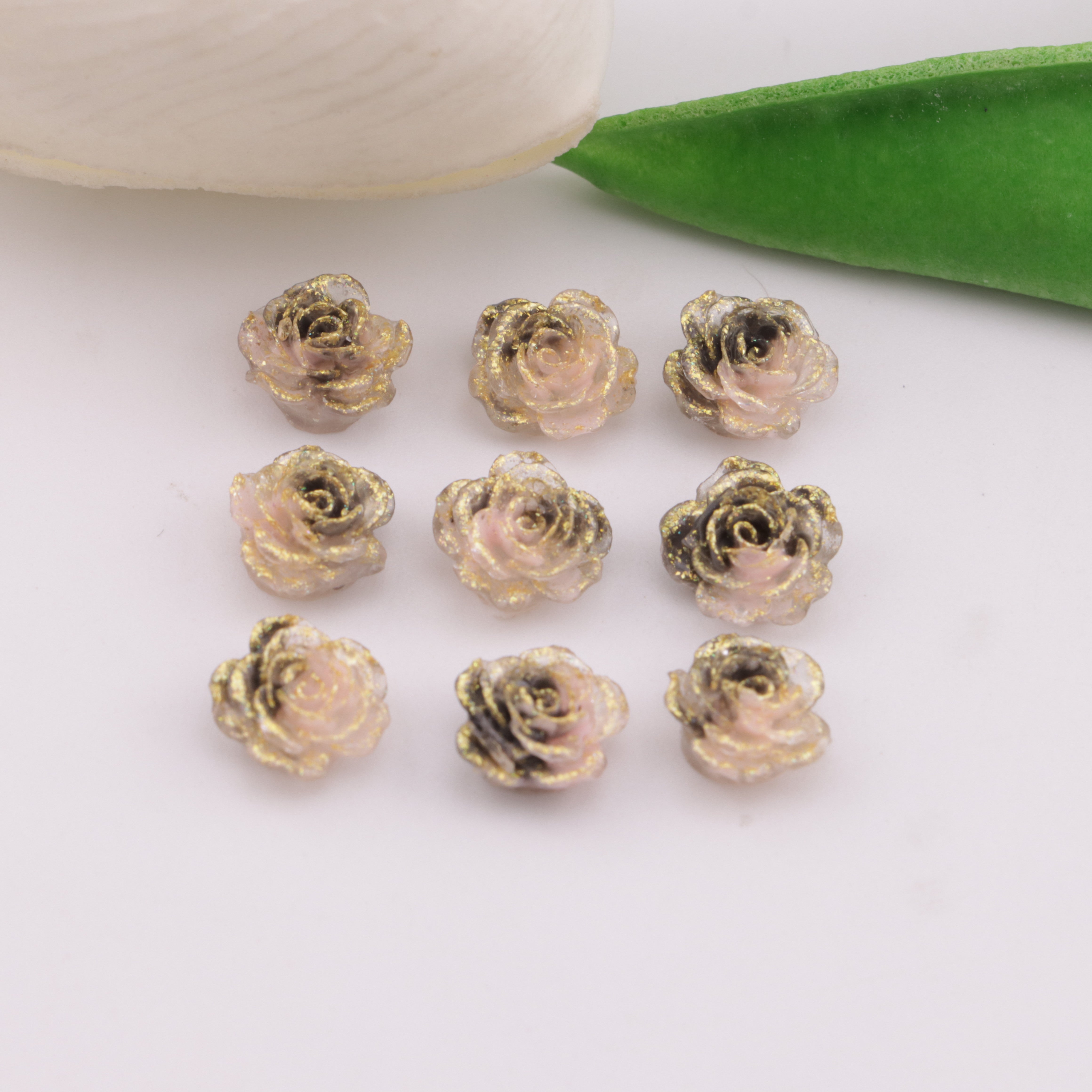 FS6263- 10mm Luminous Flower Charms
