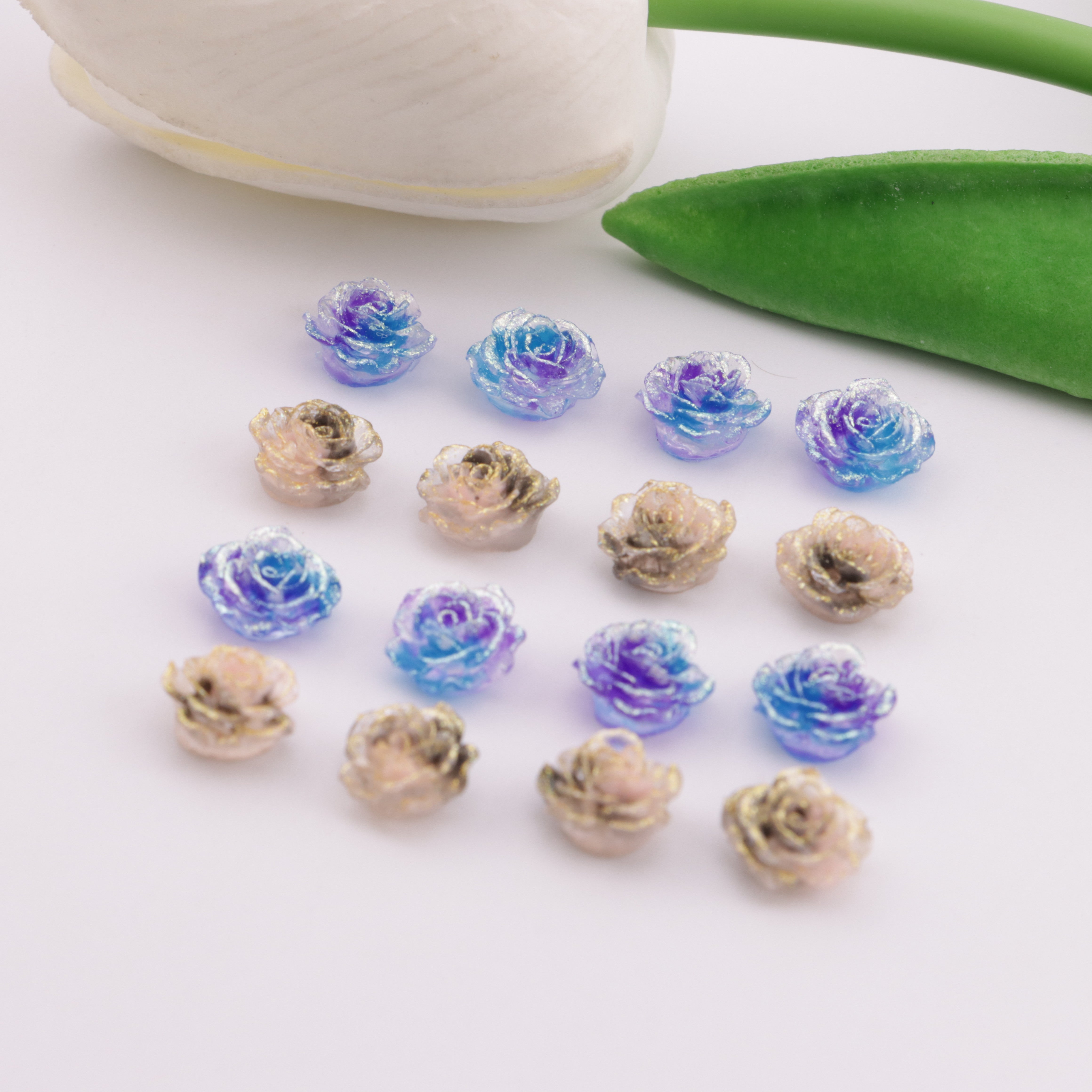 FS6263- 10mm Luminous Flower Charms