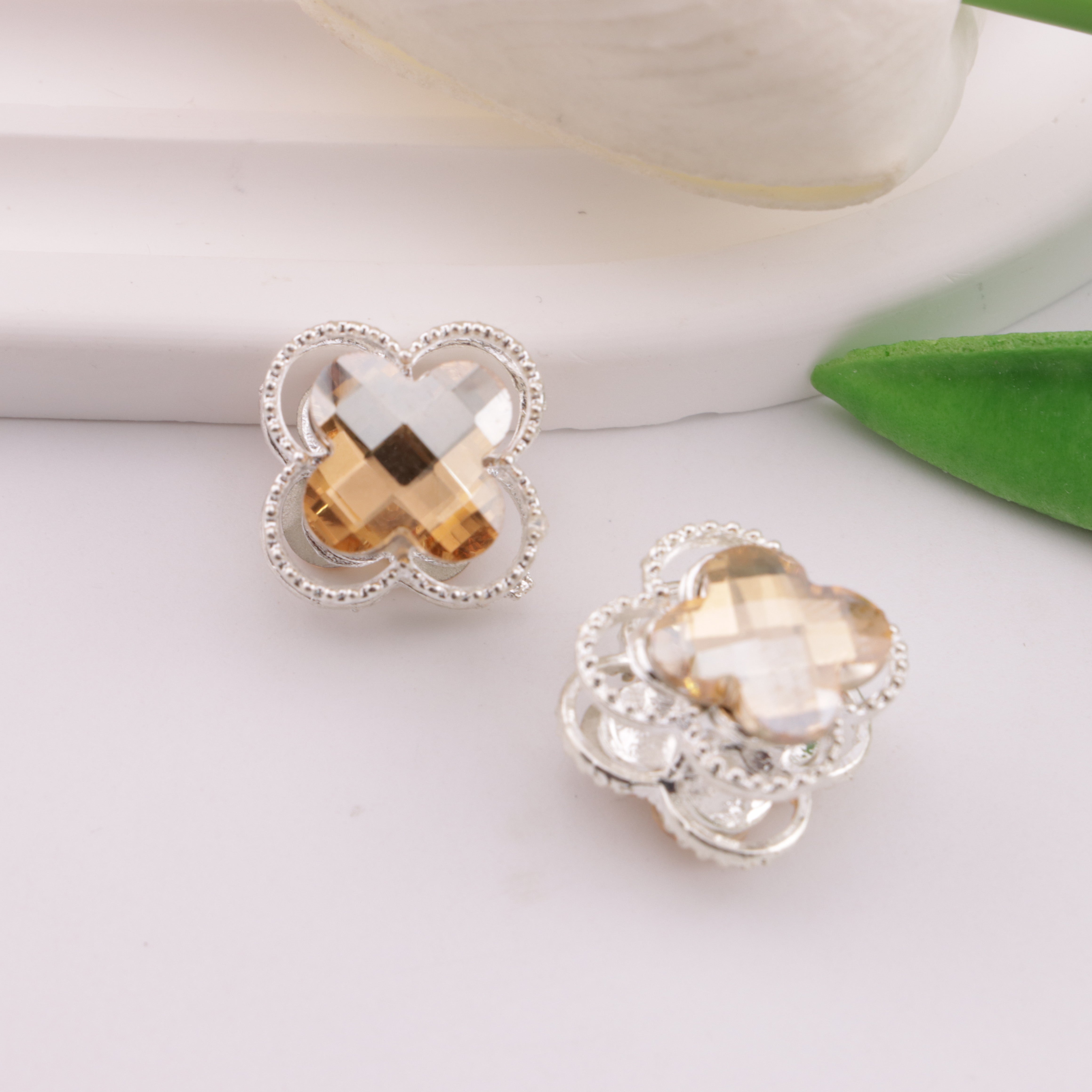 FS6304- Clover Alloy 4 Hole Metal Beads Fit For Beadable Pens