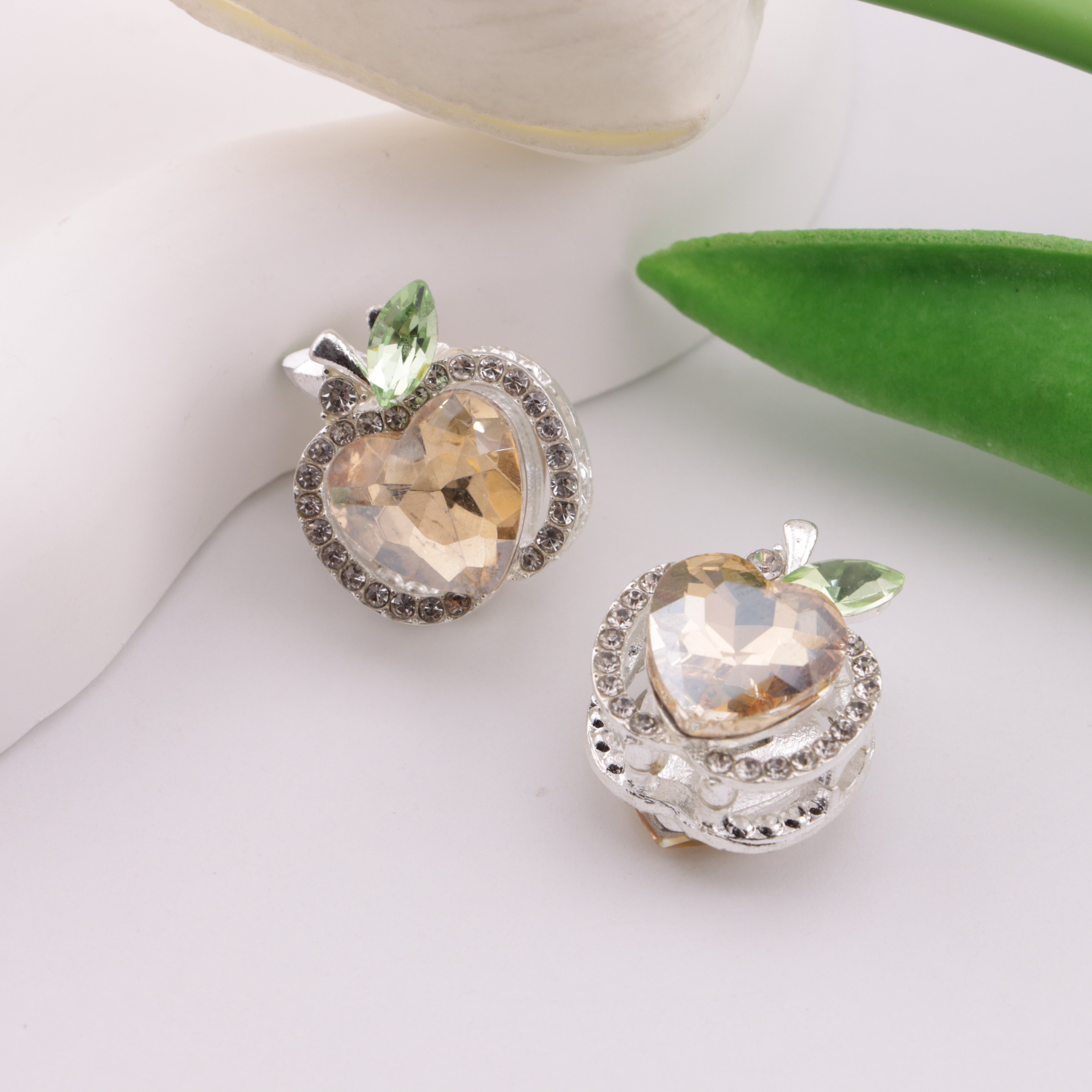 FS6305- About 17*16*19mm Crystal Apple 8 Hole Beads Fit For Beadable Pens