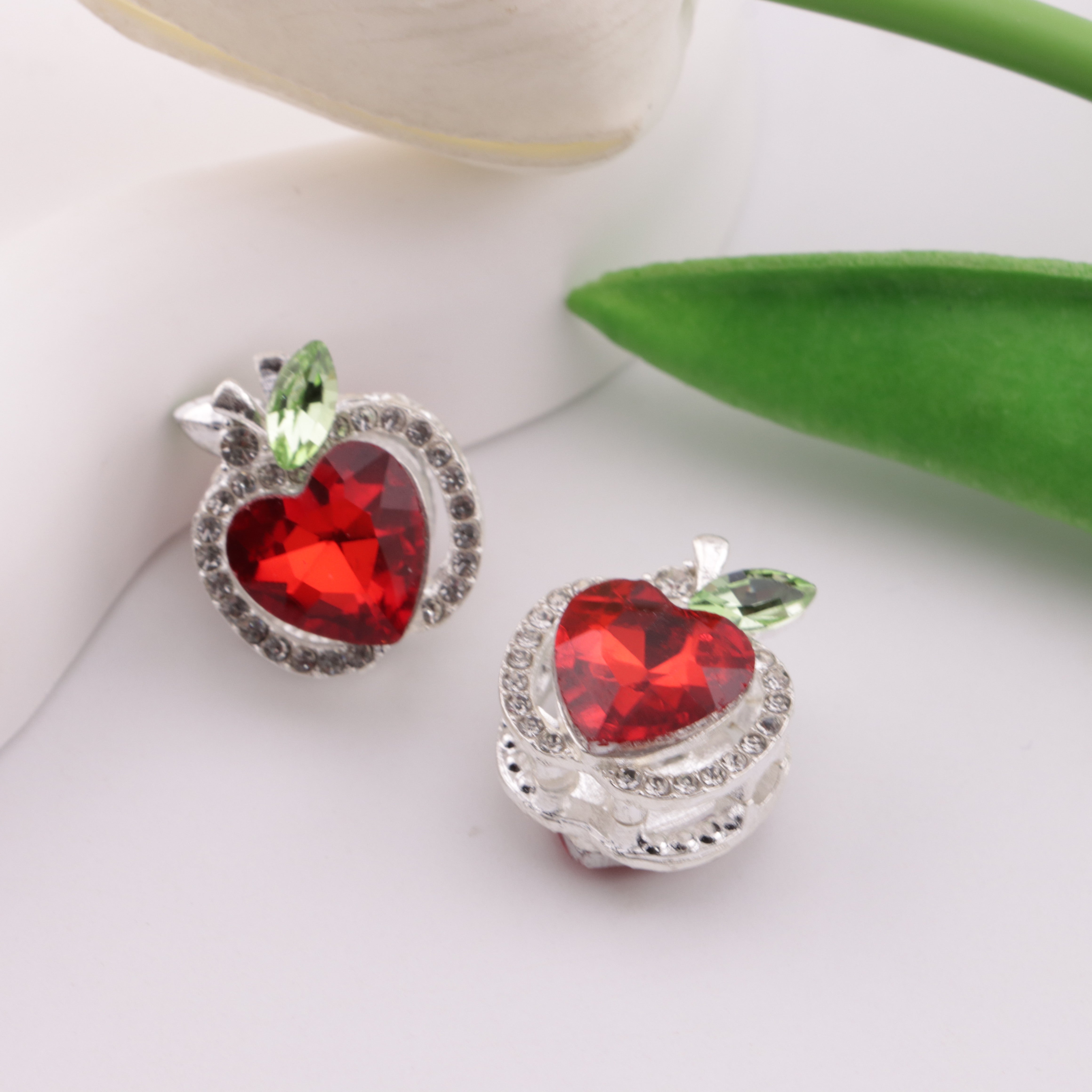 FS6305- About 17*16*19mm Crystal Apple 8 Hole Beads Fit For Beadable Pens