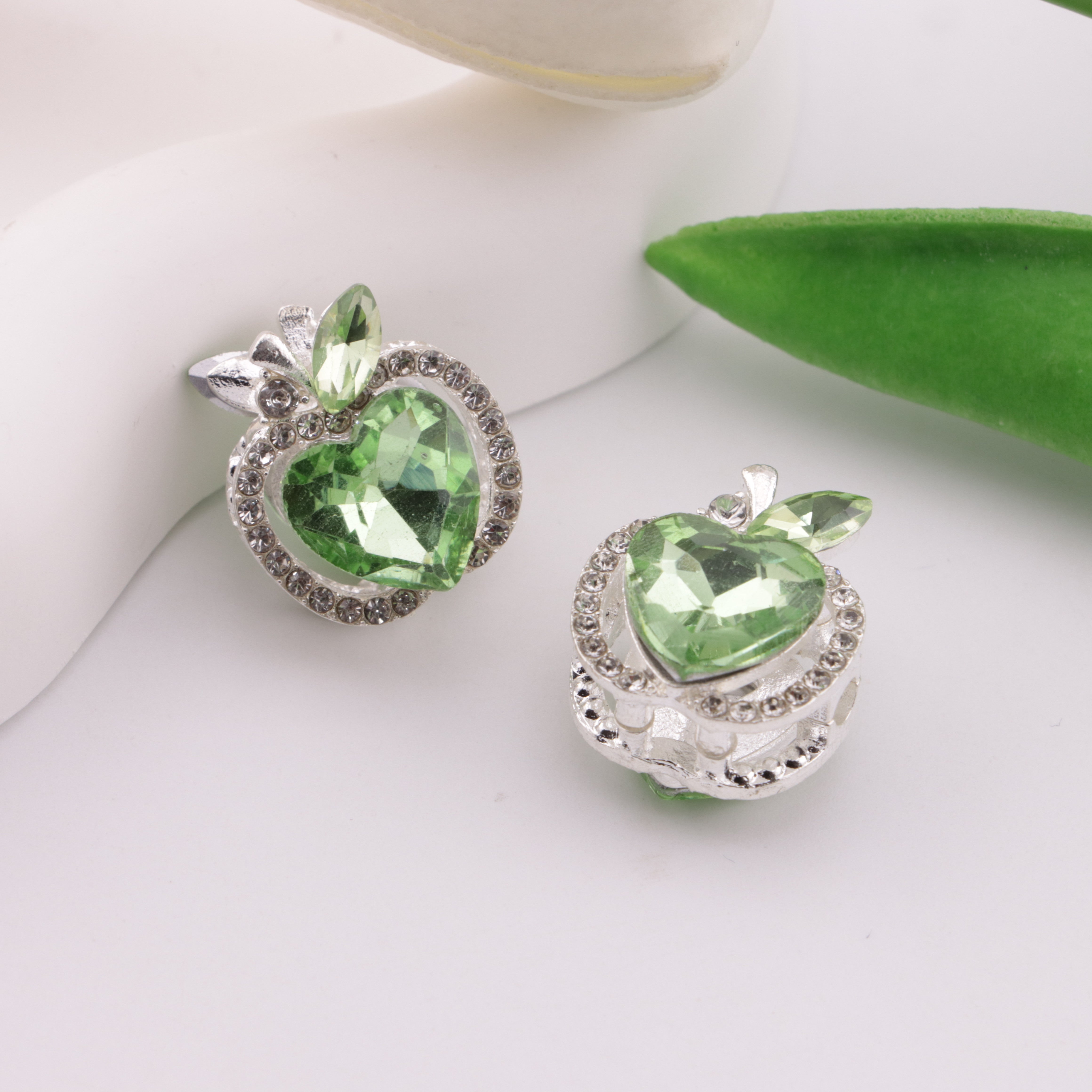 FS6305- About 17*16*19mm Crystal Apple 8 Hole Beads Fit For Beadable Pens