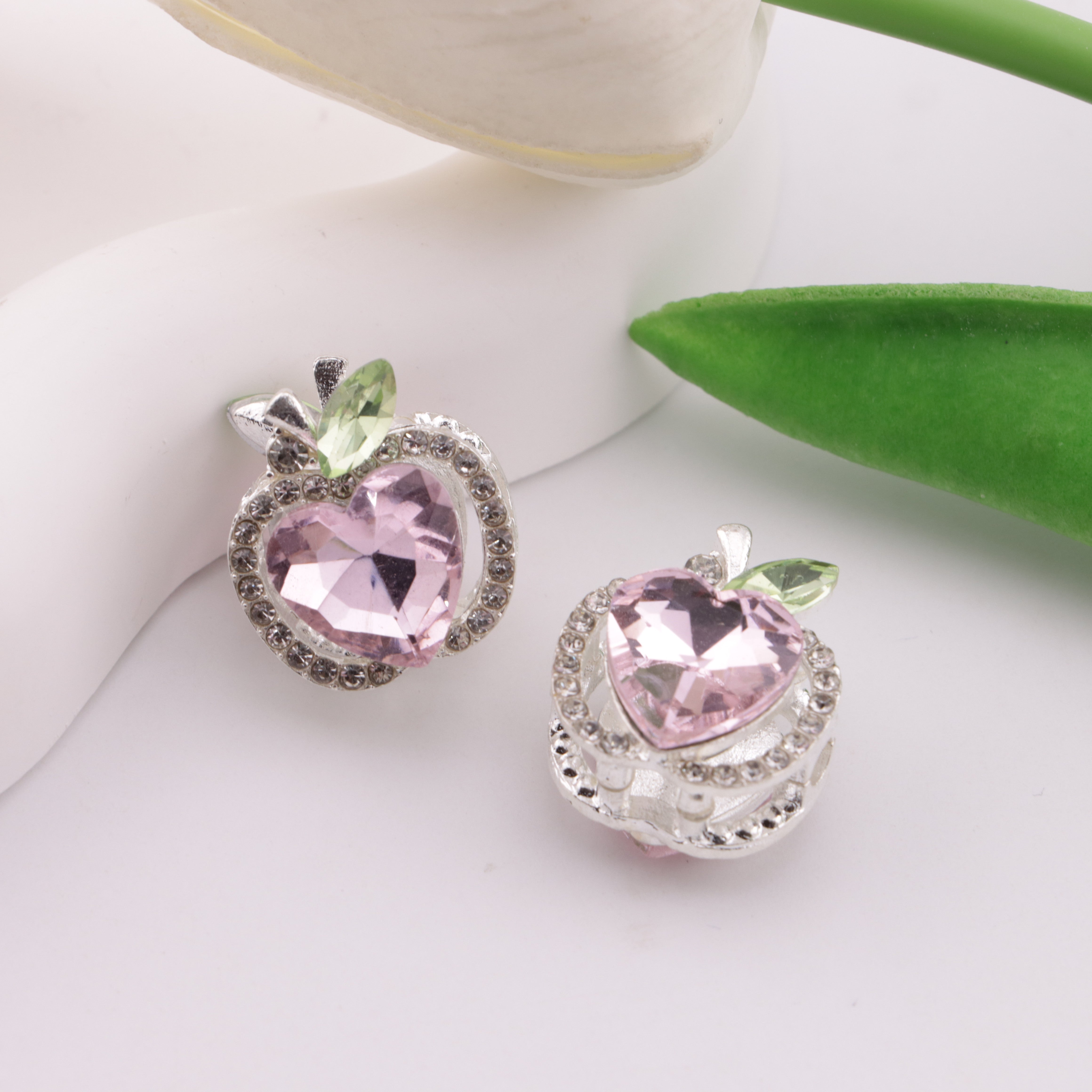 FS6305- About 17*16*19mm Crystal Apple 8 Hole Beads Fit For Beadable Pens