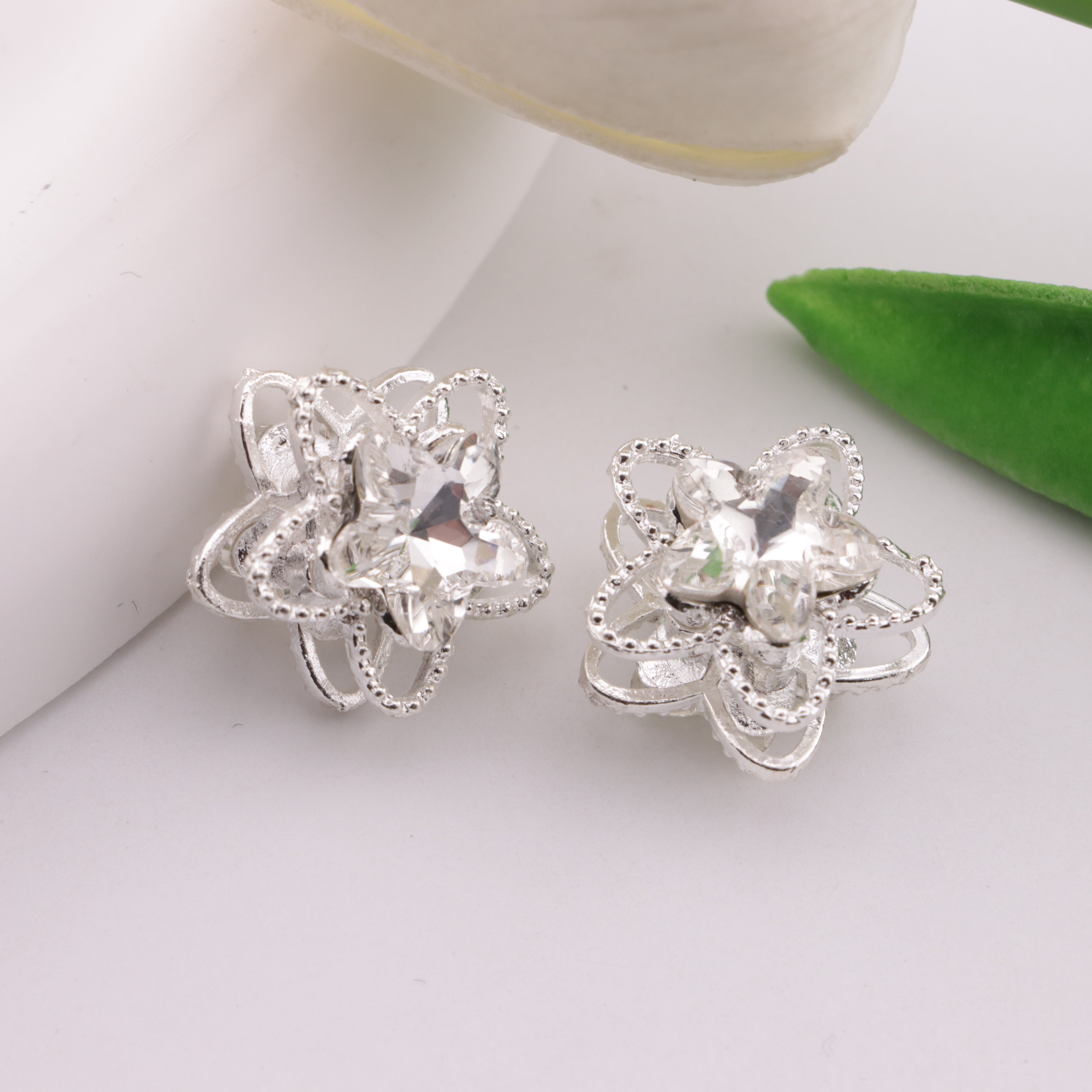 FS6326- Five - pointed Star Four - way Alloy Beads