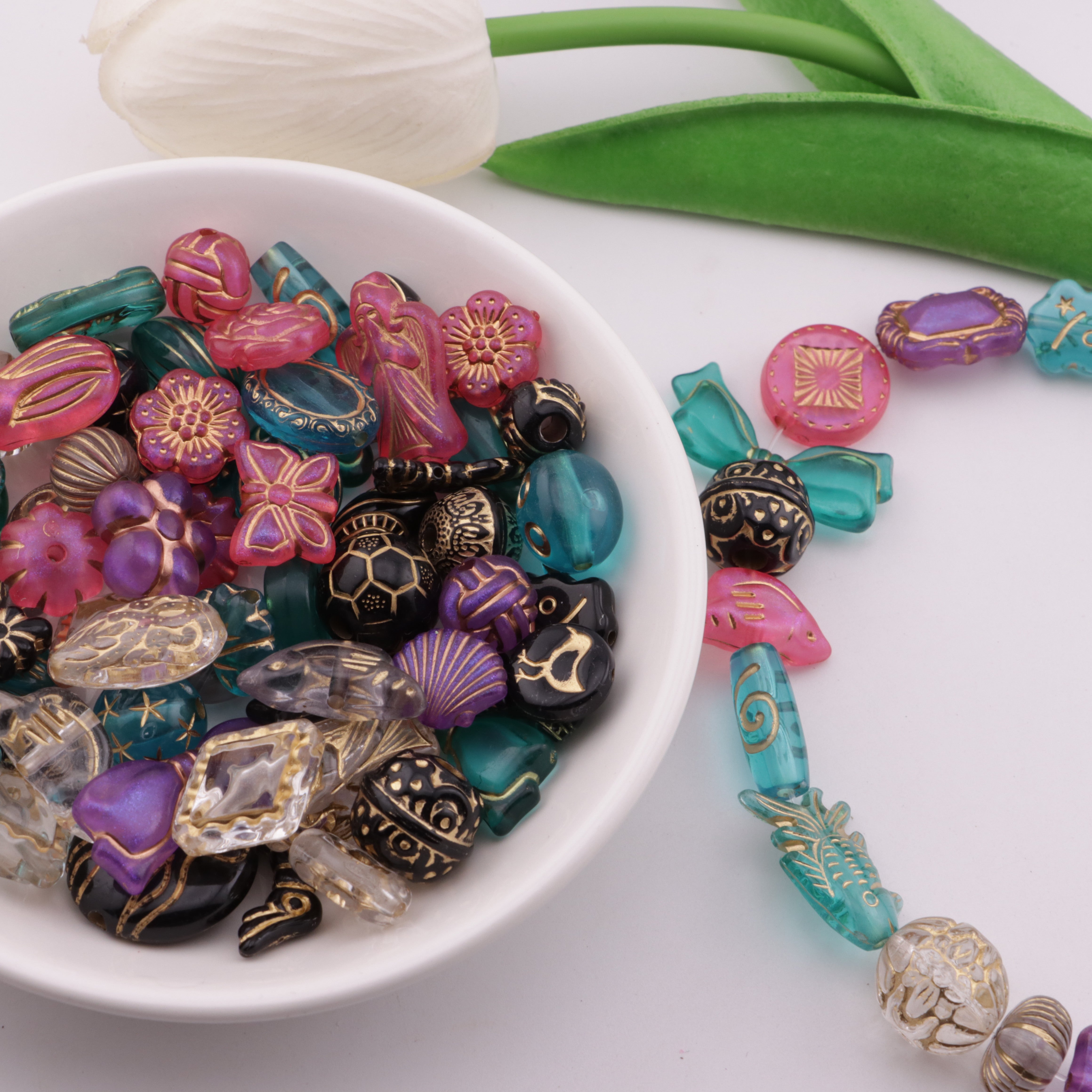 FS6297- Mixed Style Gold Line Beads
