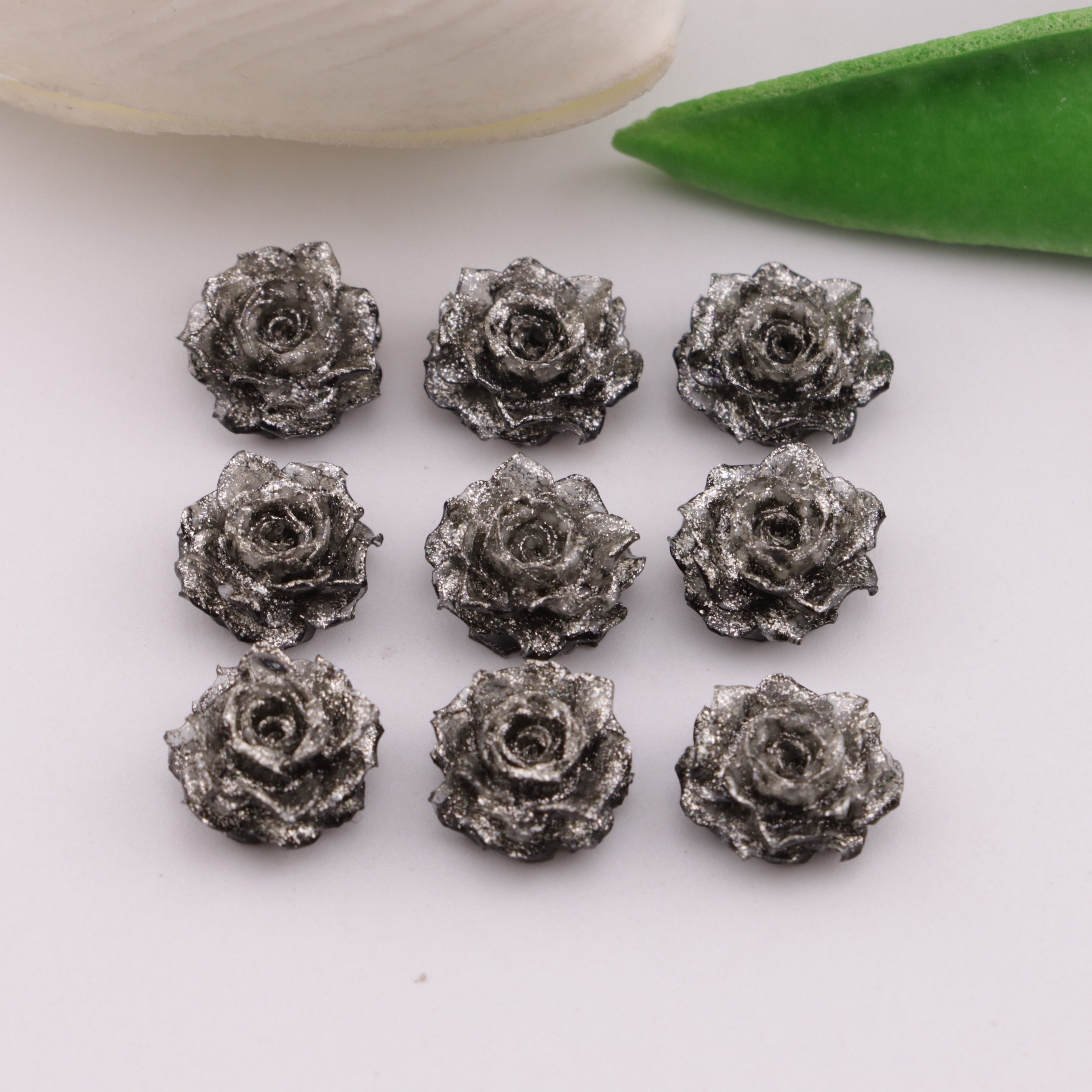 FS6315- About 11Mm Luminous Flower Charms Nightglow True Love Small Flower Patches