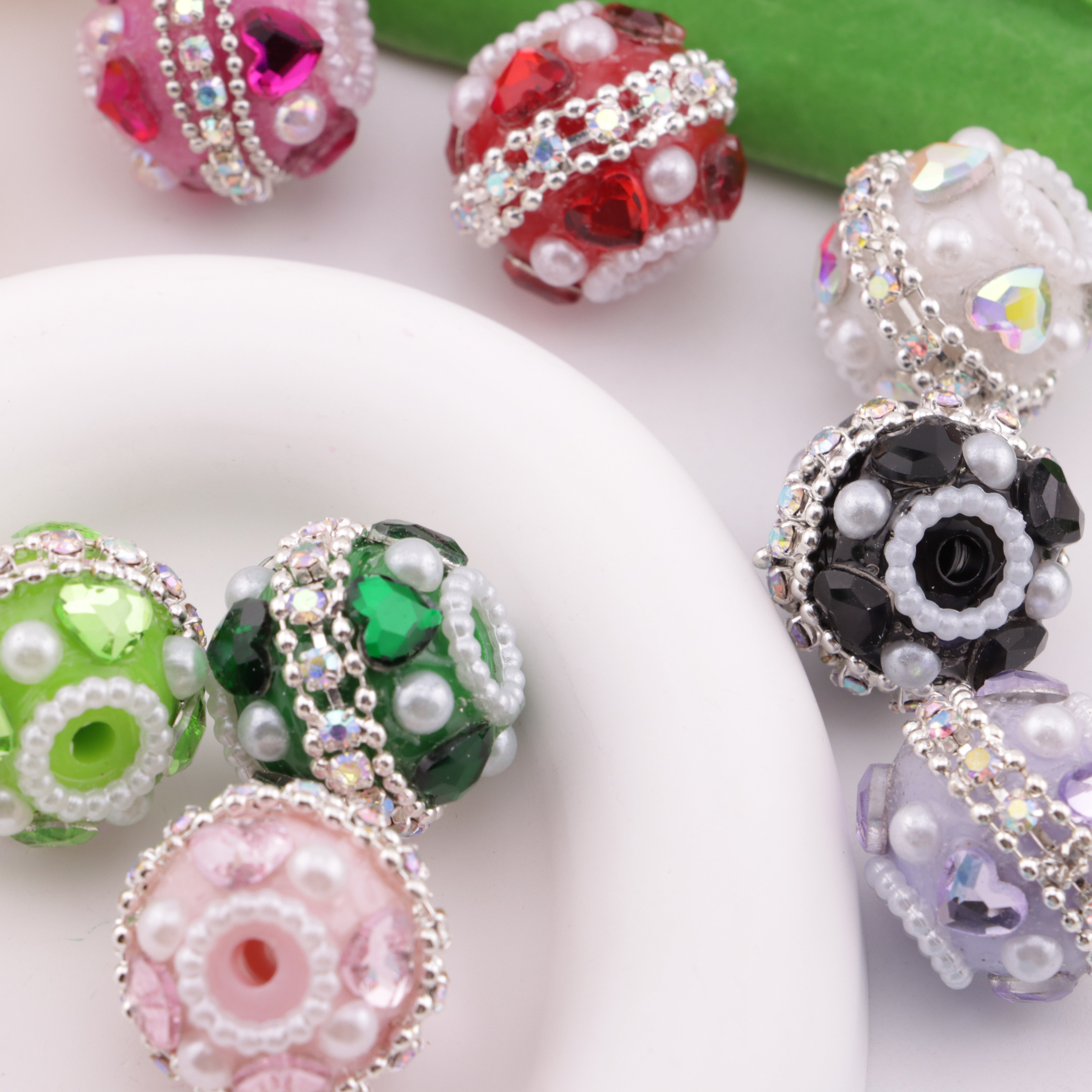 FS6340- 18mm Heart Diamonds Fancy Beads, Heart-Shaped Diamond-Embellished Round Beads