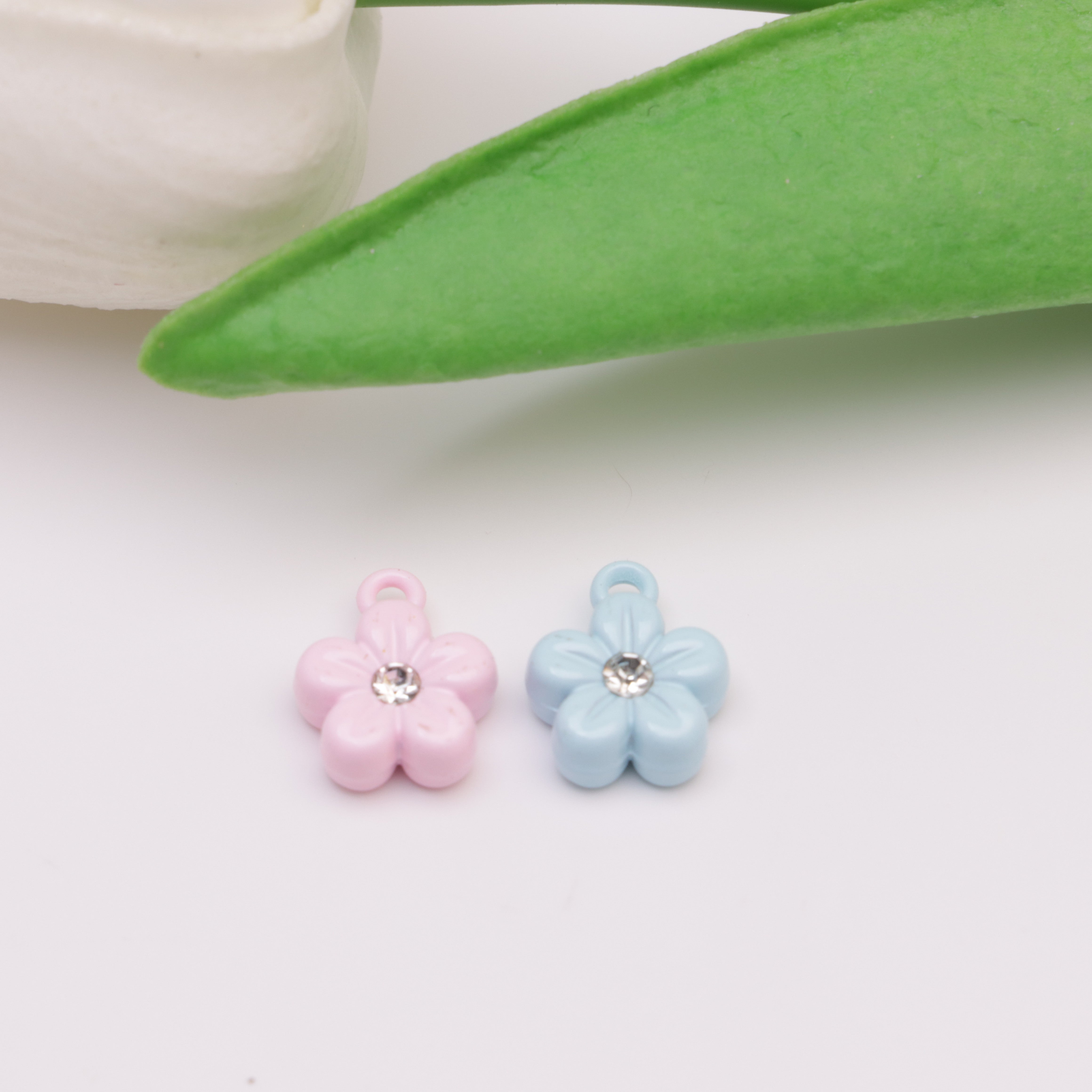 FS3254-8mm Alloy Flower Pendant