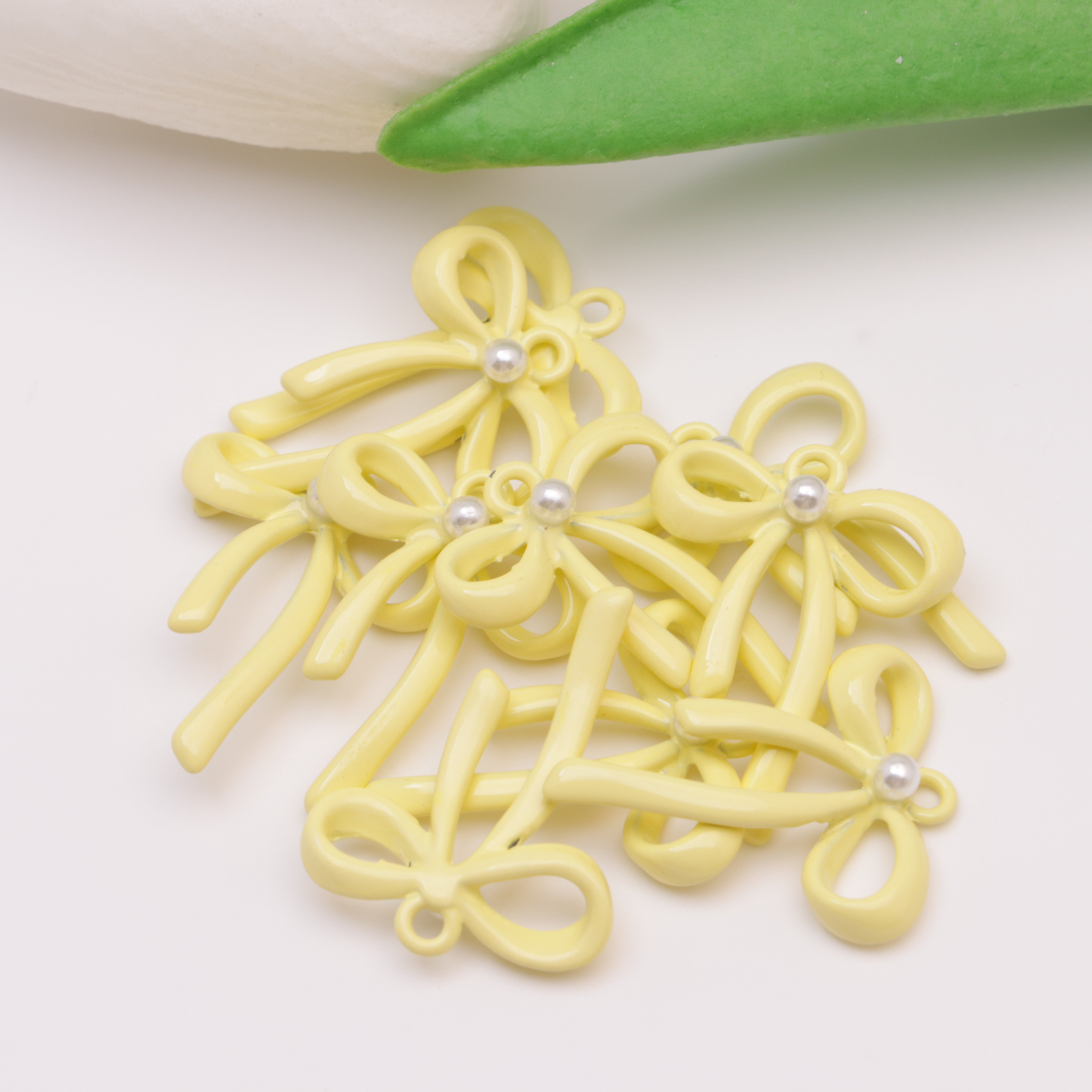 FS4873-25*20mm Pearl-Embellished Bows And Pendant Zoe's DIY Shop